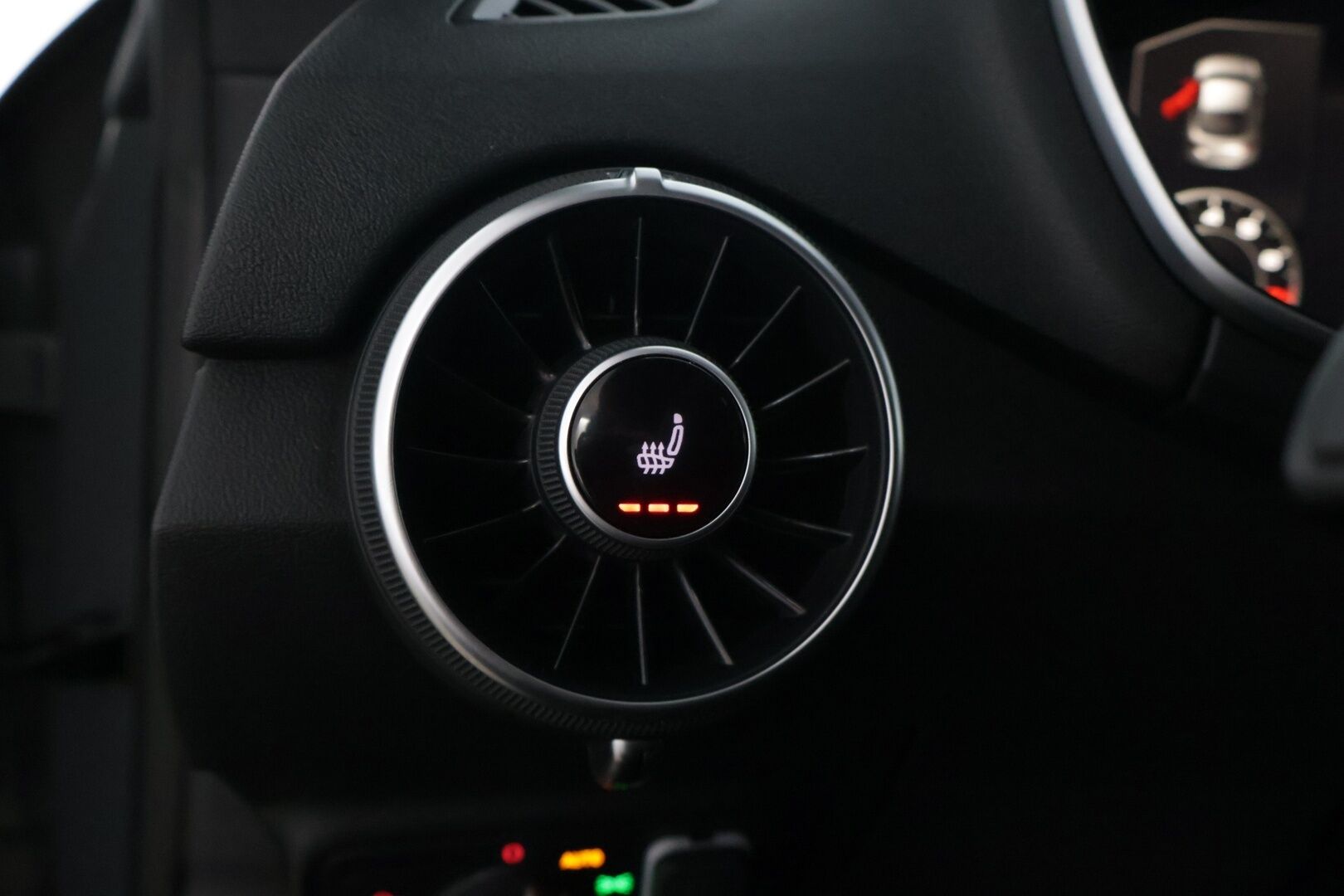 Audi TT 2015 Coupé 2,0 TFSI 169 kW quattro S tronic * Digimittaristo / Keyless / Dynaamiset vilkut / FlatBottom / Sport -alusta / Webasto* - Todella mallikkaalla huoltohistorialla! / Kahdet renkaat alumiinivanteilla!