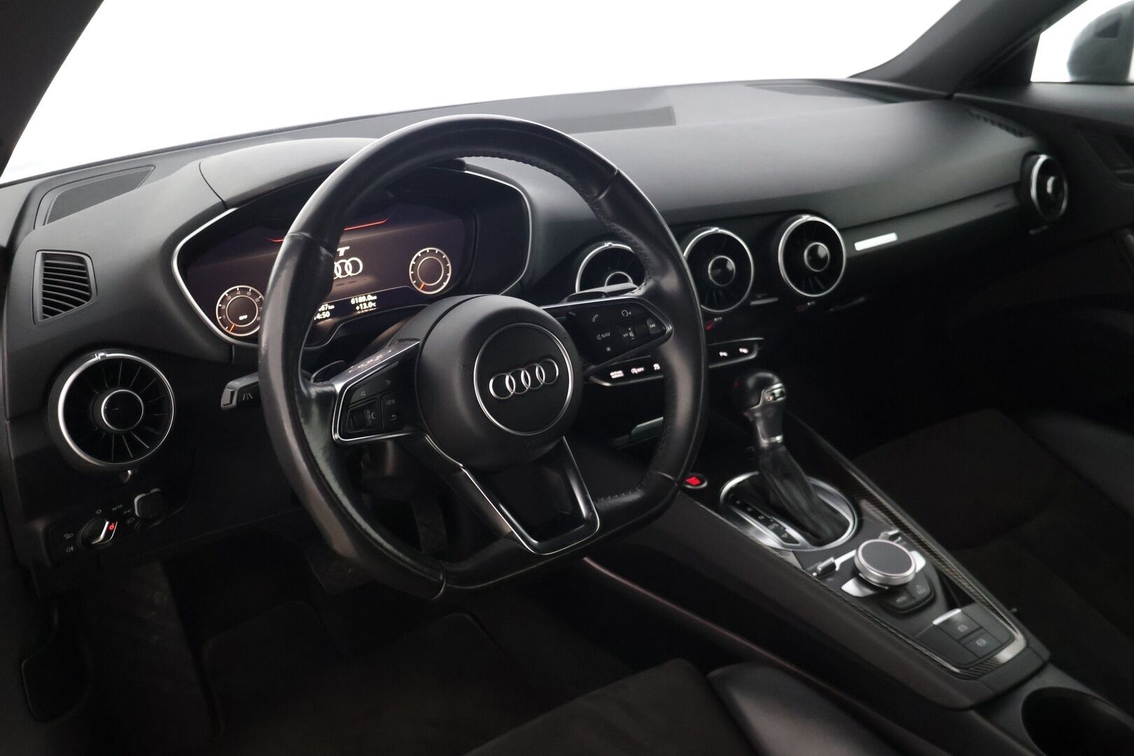 Audi TT 2015 Coupé 2,0 TFSI 169 kW quattro S tronic * Digimittaristo / Keyless / Dynaamiset vilkut / FlatBottom / Sport -alusta / Webasto* - Todella mallikkaalla huoltohistorialla! / Kahdet renkaat alumiinivanteilla!