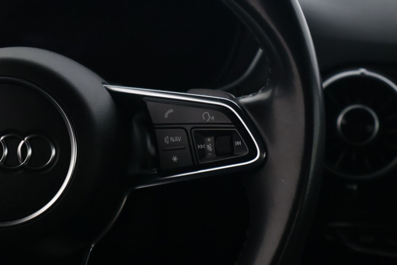 Audi TT 2015 Coupé 2,0 TFSI 169 kW quattro S tronic * Digimittaristo / Keyless / Dynaamiset vilkut / FlatBottom / Sport -alusta / Webasto* - Todella mallikkaalla huoltohistorialla! / Kahdet renkaat alumiinivanteilla!