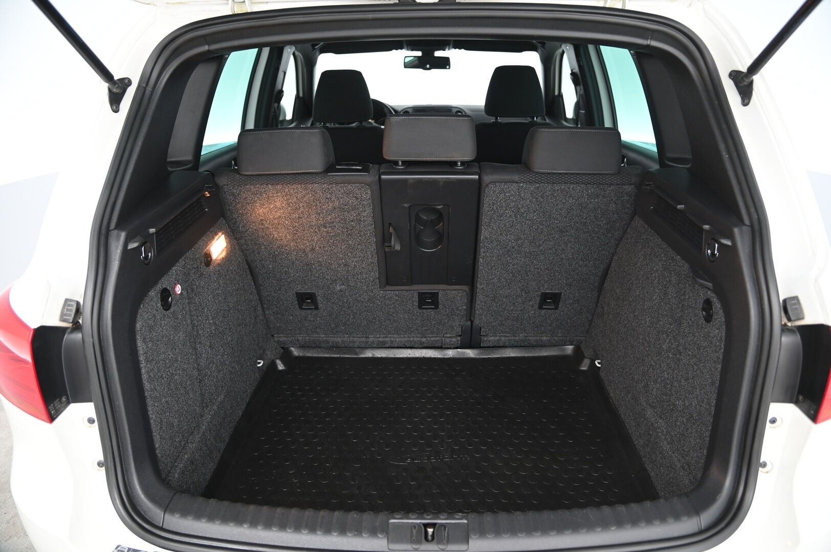 Volkswagen Tiguan 2014 1.4TSI 4Motion R-Line *Koukku / Webasto / Vakkari / P.Kamera * - Juuri huollettu!  / 2x renkaat