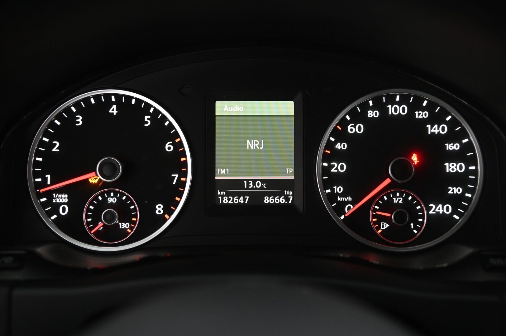 Volkswagen Tiguan 2014 1.4TSI 4Motion R-Line *Koukku / Webasto / Vakkari / P.Kamera * - Juuri huollettu!  / 2x renkaat