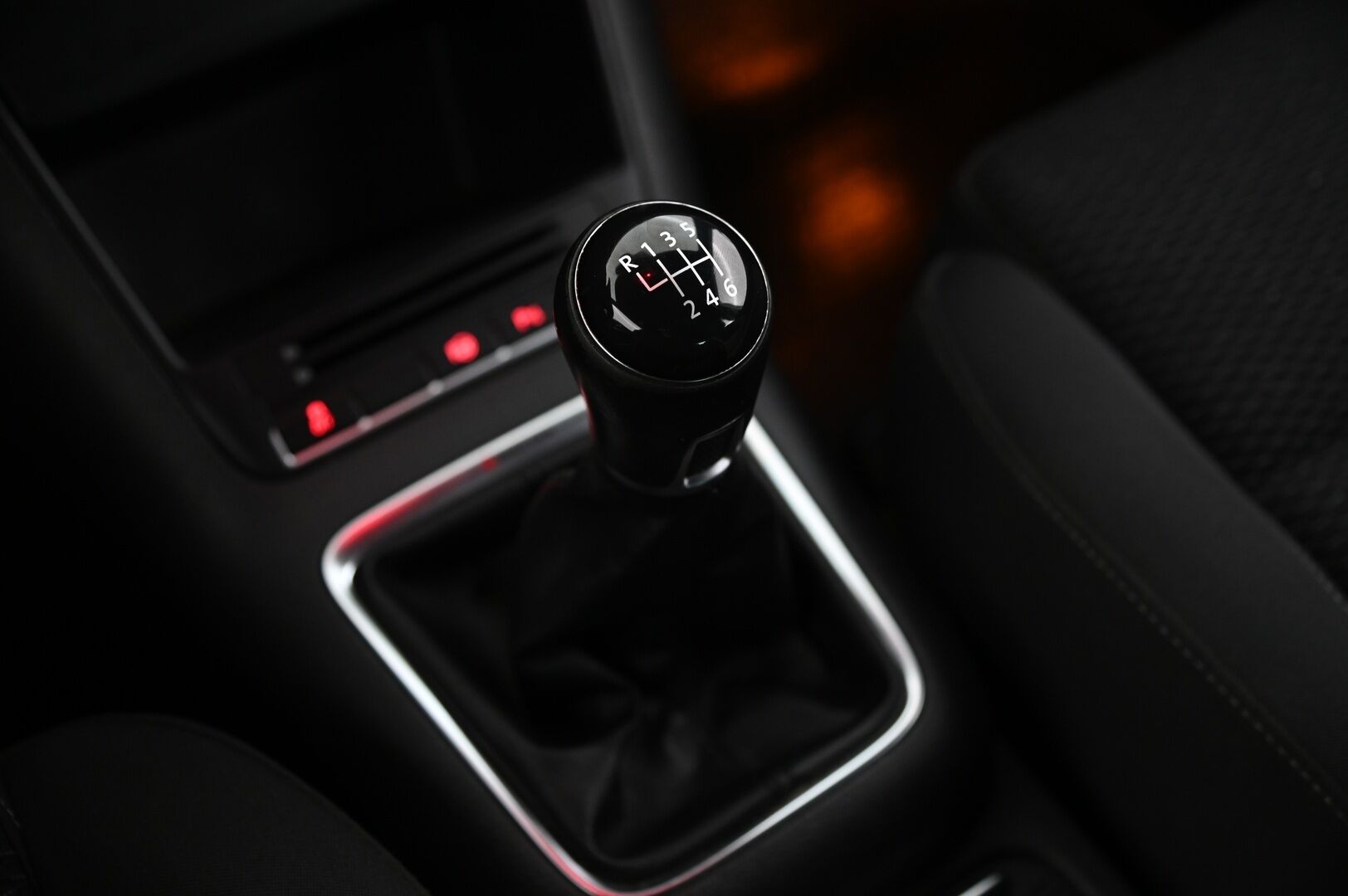 Volkswagen Tiguan 2014 1.4TSI 4Motion R-Line *Koukku / Webasto / Vakkari / P.Kamera * - Juuri huollettu!  / 2x renkaat