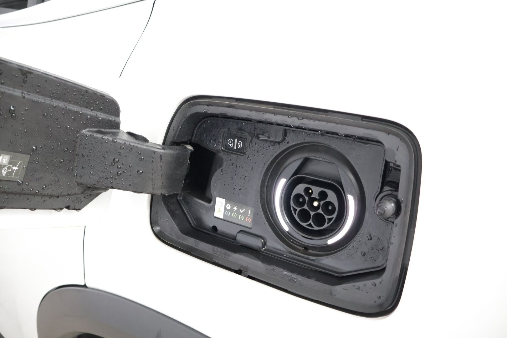 Citroen C5 Aircross 2021 Plug-in Hybrid 225 Shine Launch Edition *Adapti vakkari / Hierovat sähkösäätöiset nahkaistuimet / 360-kamera / Panorama* - Kahdet renkaat vanteineen / Juuri huollettu / Uudet kesärenkaat / Sähkötoiminen takaluukku / ISOFIX 3 kpl - Osta nyt, maksa vasta ensi vuonna