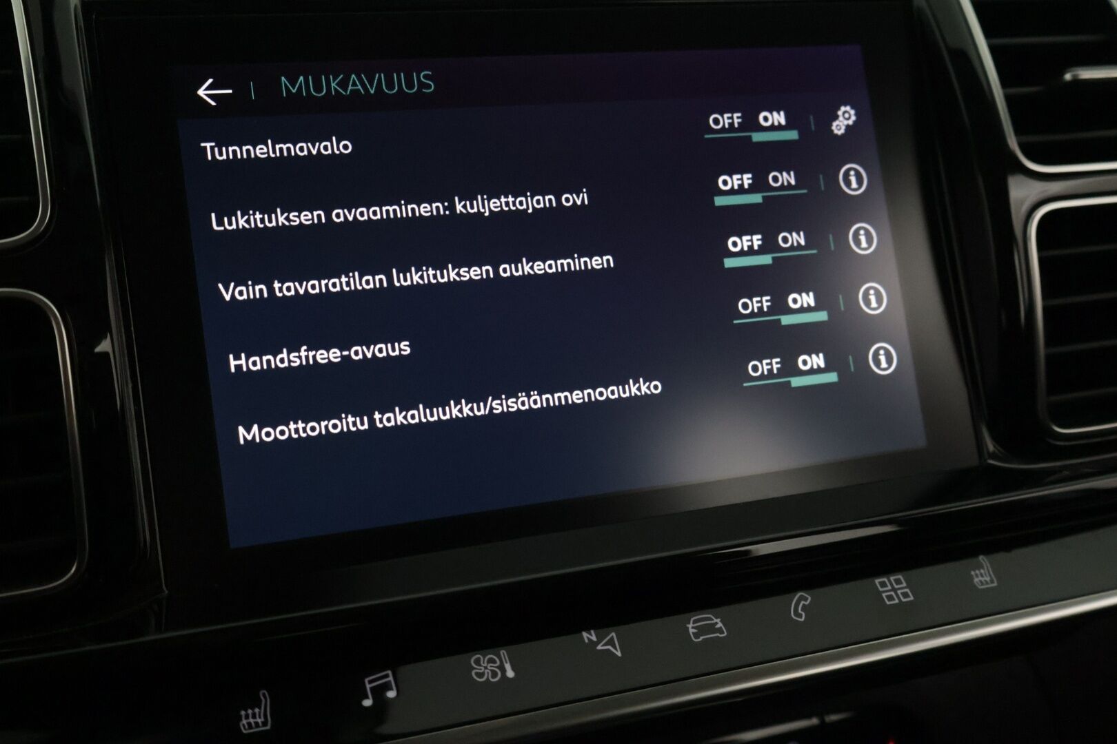 Citroen C5 Aircross 2021 Plug-in Hybrid 225 Shine Launch Edition **Muistipenkit nahoilla / Hieronta ominaisuus / Panorama / ACC** - Kahdet renkaat vanteineen / Juuri huollettu / Uudet kesärenkaat / Sähkötoiminen takaluukku / ISOFIX 3 kpl
