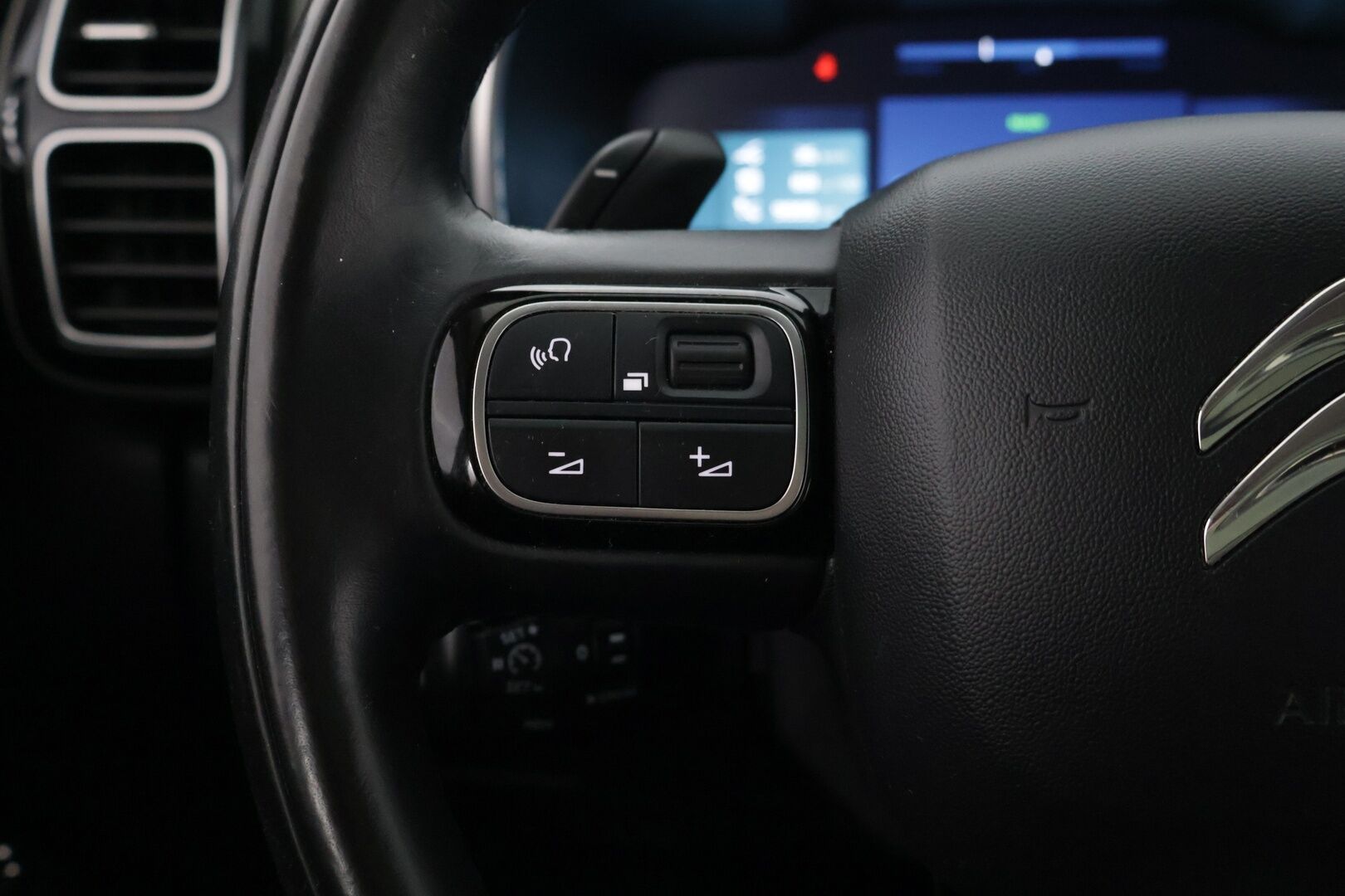 Citroen C5 Aircross 2021 Plug-in Hybrid 225 Shine Launch Edition *Adapti vakkari / Hierovat sähkösäätöiset nahkaistuimet / 360-kamera / Panorama* - Kahdet renkaat vanteineen / Juuri huollettu / Uudet kesärenkaat / Sähkötoiminen takaluukku / ISOFIX 3 kpl - Osta nyt, maksa vasta ensi vuonna