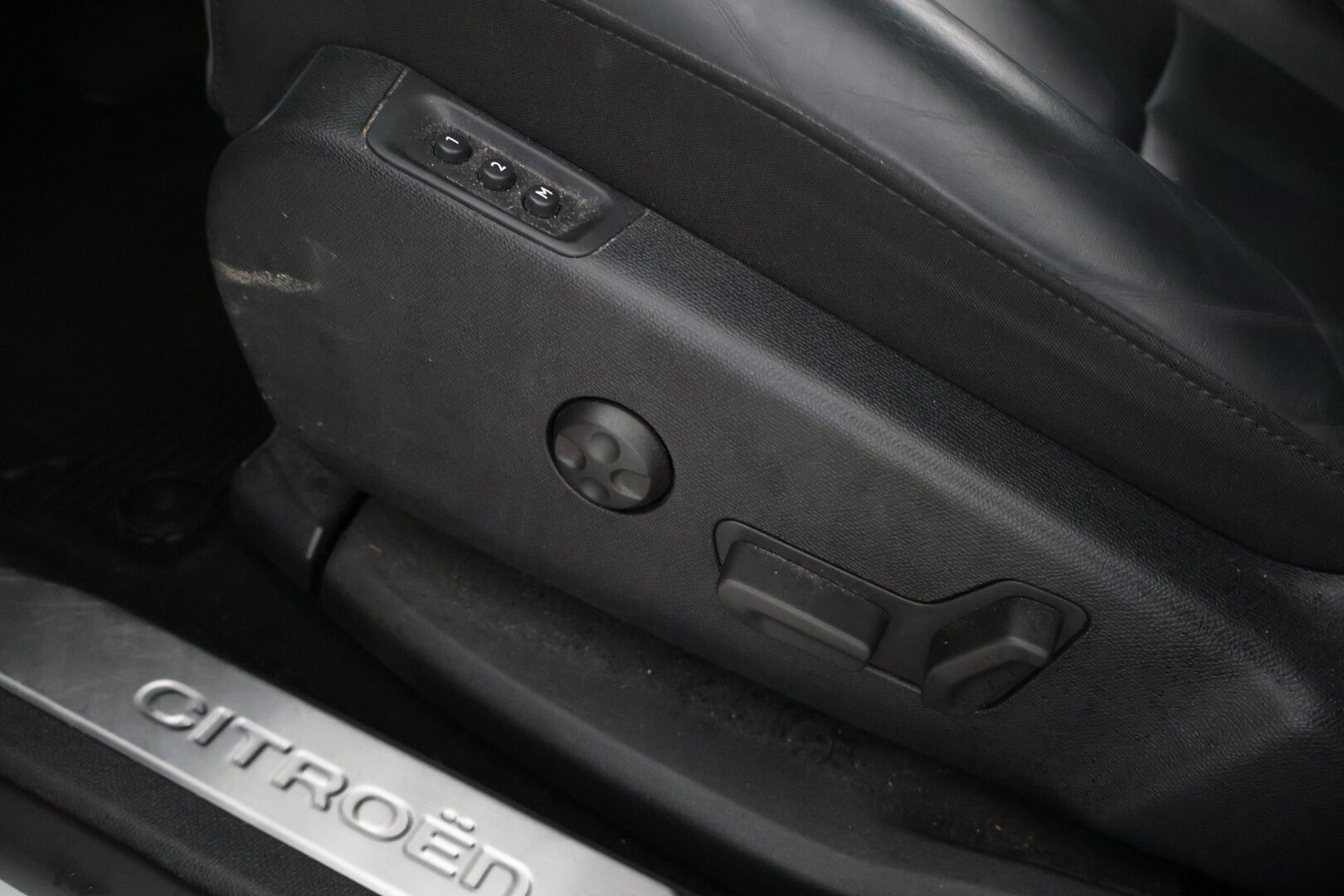 Citroen C5 Aircross 2021 Plug-in Hybrid 225 Shine Launch Edition *Adapti vakkari / Hierovat sähkösäätöiset nahkaistuimet / 360-kamera / Panorama* - Kahdet renkaat vanteineen / Juuri huollettu / Uudet kesärenkaat / Sähkötoiminen takaluukku / ISOFIX 3 kpl - Osta nyt, maksa vasta ensi vuonna