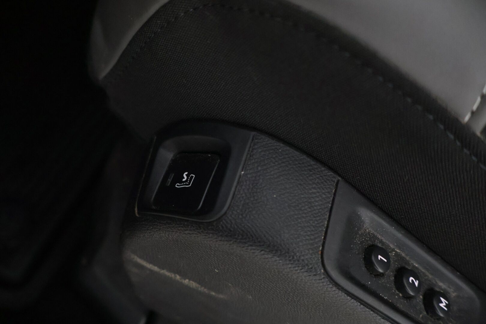 Citroen C5 Aircross 2021 Plug-in Hybrid 225 Shine Launch Edition *Adapti vakkari / Hierovat sähkösäätöiset nahkaistuimet / 360-kamera / Panorama* - Kahdet renkaat vanteineen / Juuri huollettu / Uudet kesärenkaat / Sähkötoiminen takaluukku / ISOFIX 3 kpl - Osta nyt, maksa vasta ensi vuonna