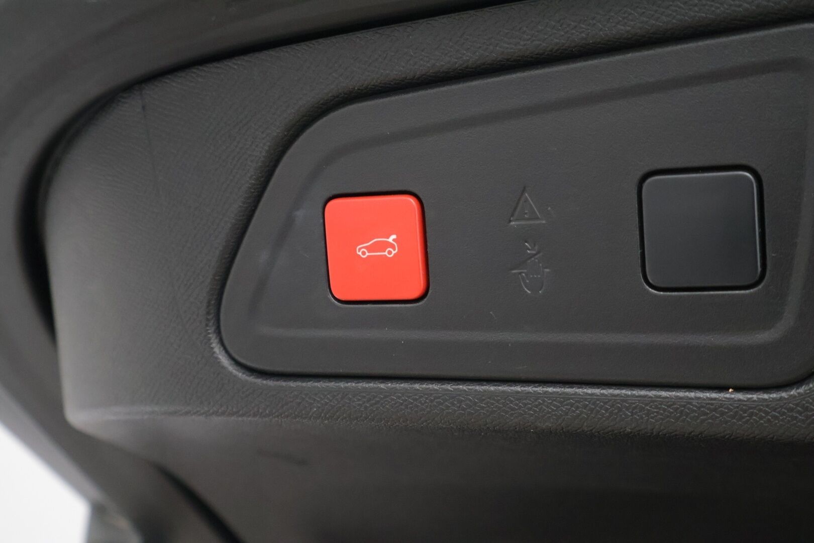 Citroen C5 Aircross 2021 Plug-in Hybrid 225 Shine Launch Edition **Muistipenkit nahoilla / Hieronta ominaisuus / Panorama / ACC** - Kahdet renkaat vanteineen / Juuri huollettu / Uudet kesärenkaat / Sähkötoiminen takaluukku / ISOFIX 3 kpl
