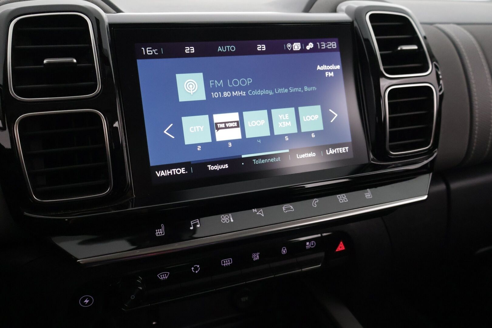 Citroen C5 Aircross 2021 Plug-in Hybrid 225 Shine Launch Edition *Adapti vakkari / Hierovat sähkösäätöiset nahkaistuimet / 360-kamera / Panorama* - Kahdet renkaat vanteineen / Juuri huollettu / Uudet kesärenkaat / Sähkötoiminen takaluukku / ISOFIX 3 kpl - Osta nyt, maksa vasta ensi vuonna