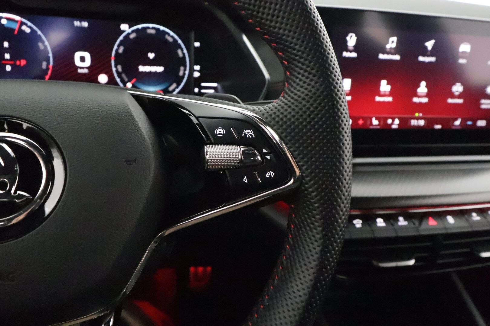 Skoda Octavia 2021 Combi 1,4 TSI PHEV RS iV DSG Autom. - Matrix-LED / Webasto / Adapt. Vakkari / P. Kamera / Canton / Navi / Kaistavahti / KeylessGO / 2x Renkaat / 