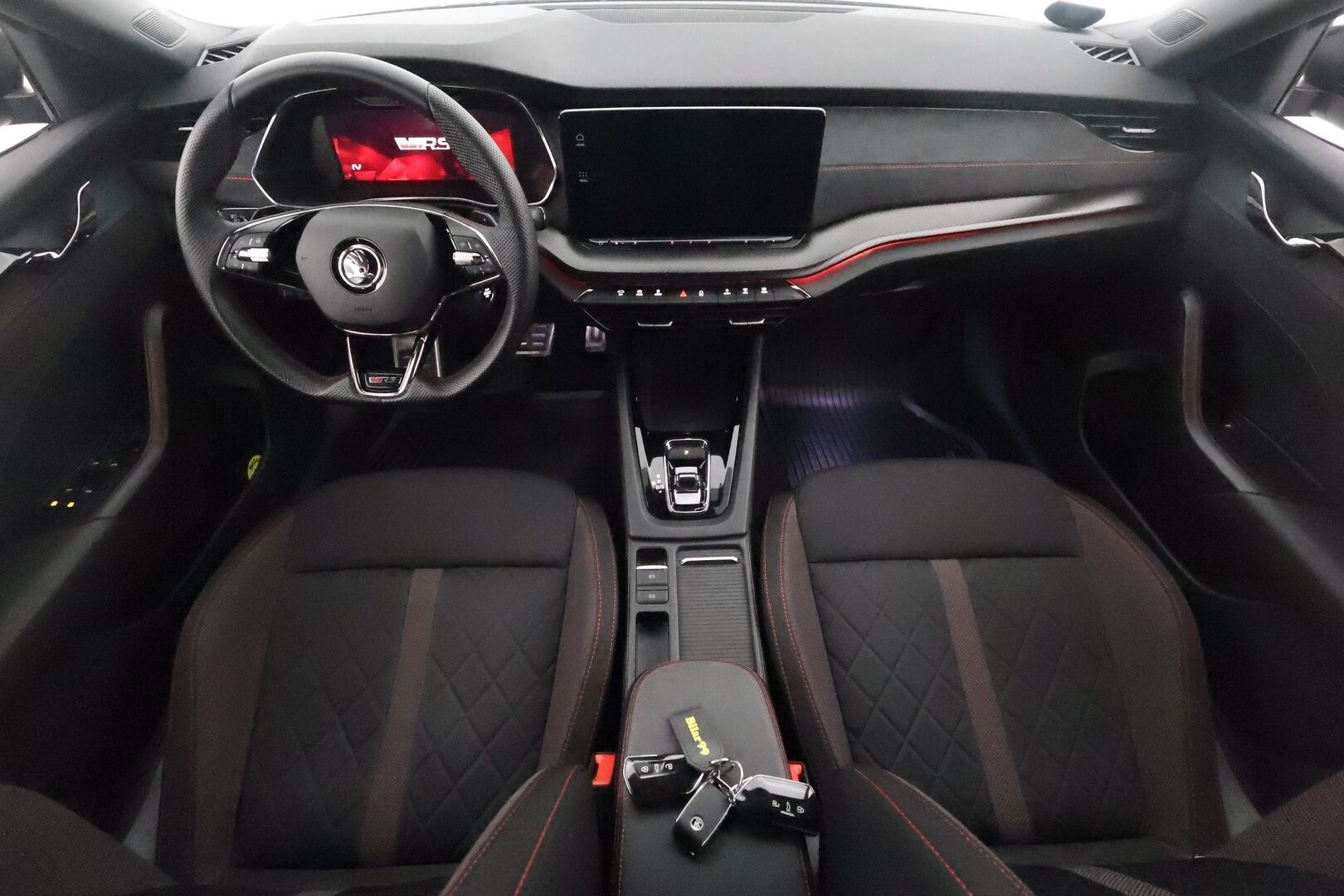 Skoda Octavia 2021 Combi 1,4 TSI PHEV RS iV DSG Autom. - Matrix-LED / Webasto / Adapt. Vakkari / P. Kamera / Canton / Navi / Kaistavahti / KeylessGO / 2x Renkaat / 