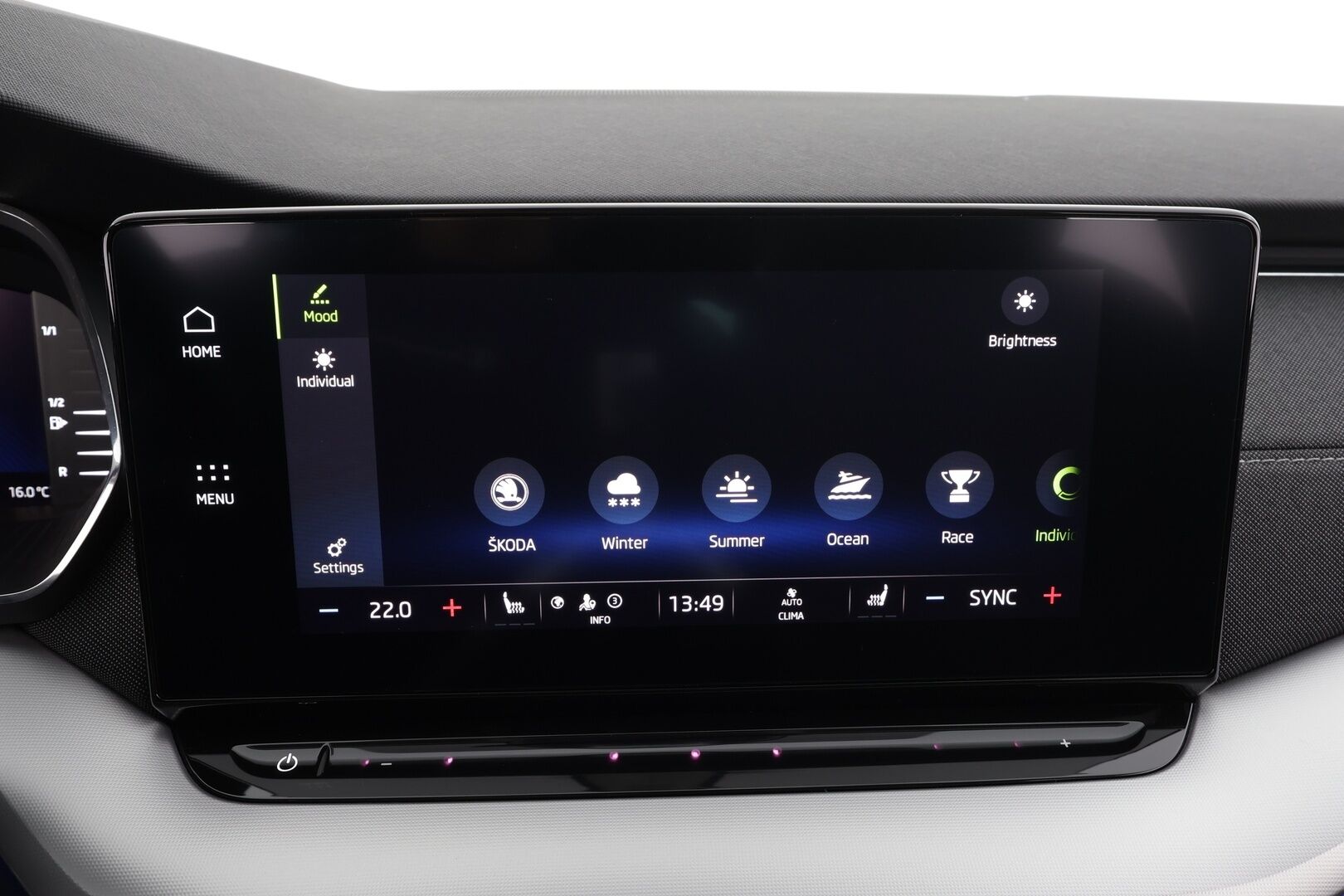 Skoda Octavia 2021 Combi 1,5 TSI Style eTEC DSG * ACC / HUD / Webasto / Matrix LED / P.kamera / Navi / Digimittaristo / Sähköluukku * - Suomi-auto / Kahdet renkaat aluvanteilla / Merkkihuollettu