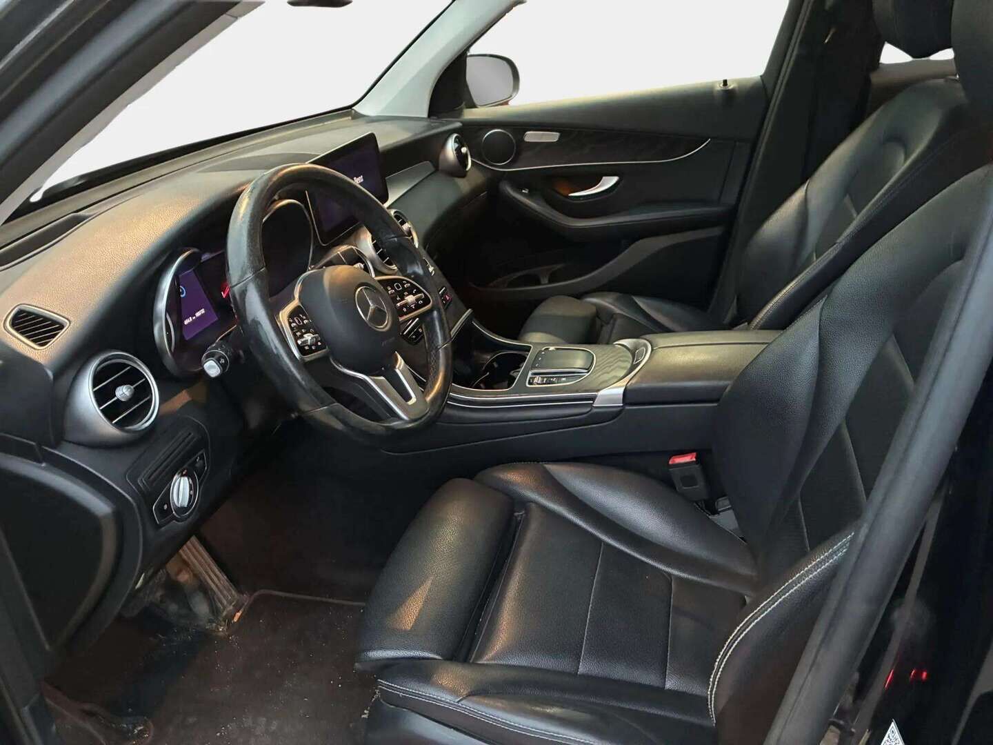 Mercedes-Benz GLC 2021 300 e 4MATIC A Business EQ Power - Distronic | HUD | Nahkasisusta | Vetokoukku | Peruutuskamera | Osittain sähkösäätöiset etuistuimet | Astinlaudat | Kahdet renkaat vanteineen | SoH 84.2% - KORKO VAIN 3,99 %