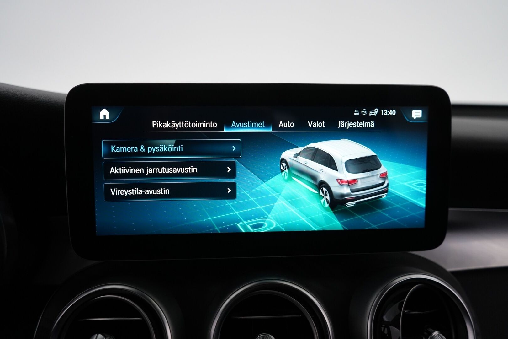 Mercedes-Benz GLC 2021 300 e 4MATIC A Business EQ Power - Distronic | HUD | Nahkasisusta | Vetokoukku | Peruutuskamera | Osittain sähkösäätöiset etuistuimet | Astinlaudat | Kahdet renkaat vanteineen | SoH 84.2% - KORKO VAIN 3,99 %