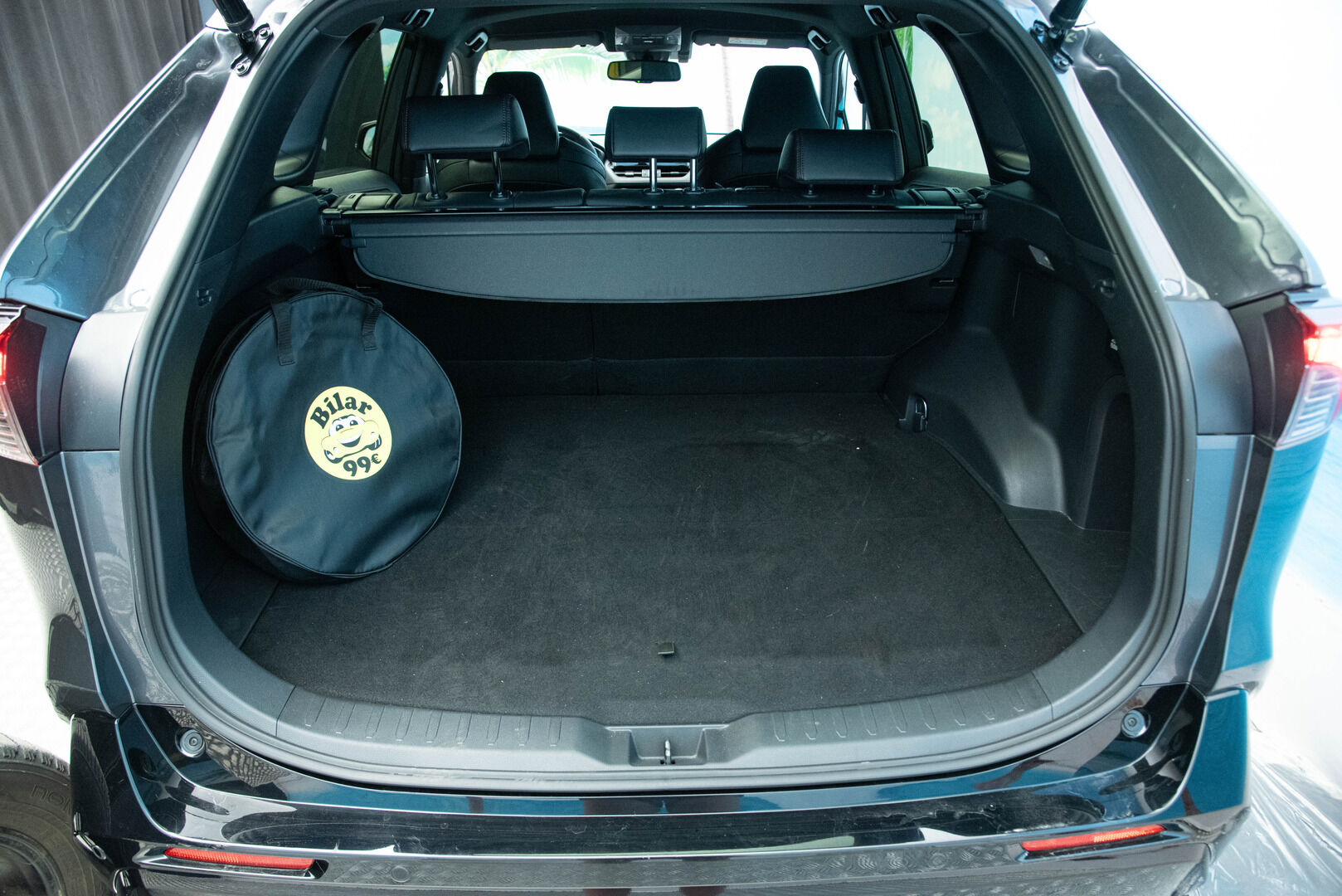 Toyota RAV4 Plug-in 2021 Hybrid 2,5 AWD-i Active *Huippuvarusteet / Adapt. Vakkari / Sähköpenkki / Ratinlämmitin / Remote Climate Control* - Merkkiliikkeen huoltokirja / 2x renkaat alumiinivanteilla / 2-om. Suomi-auto - HULLUT JOULUT KORKOTARJOUS 2,49% 