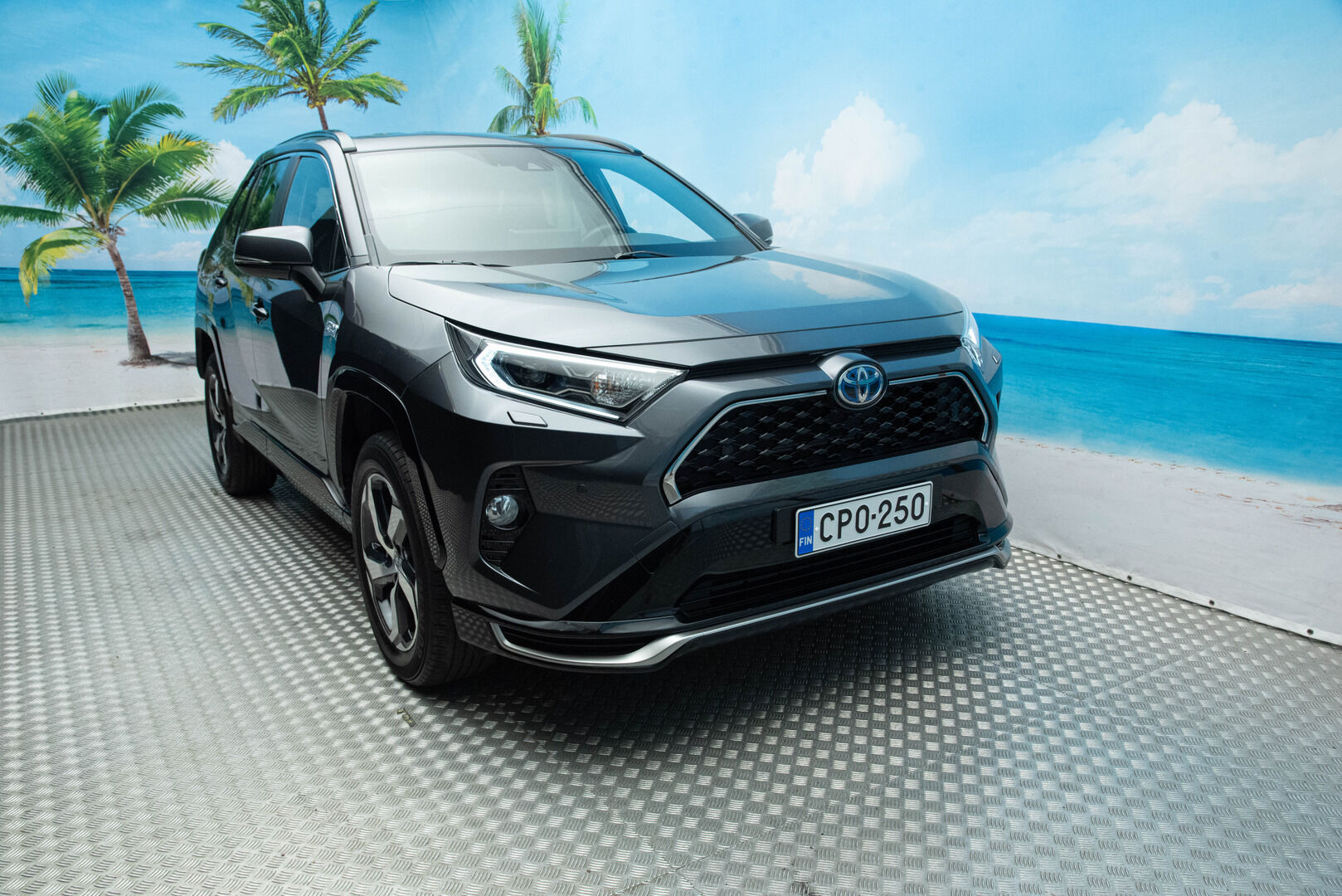 Toyota RAV4 Plug-in 2021 Hybrid 2,5 AWD-i Active *Huippuvarusteet / Adapt. Vakkari / Sähköpenkki / Ratinlämmitin / Remote Climate Control* - Merkkiliikkeen huoltokirja / 2x renkaat alumiinivanteilla / 2-om. Suomi-auto