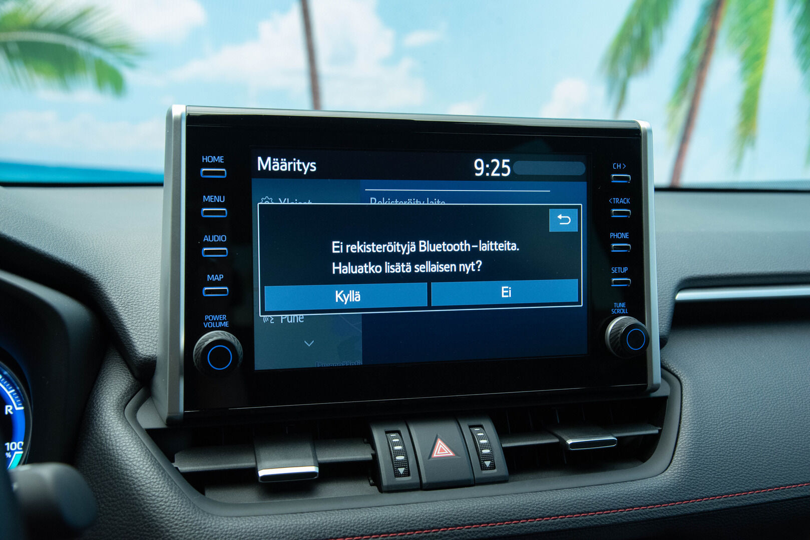 Toyota RAV4 Plug-in 2021 Hybrid 2,5 AWD-i Active *Huippuvarusteet / Adapt. Vakkari / Sähköpenkki / Ratinlämmitin / Remote Climate Control* - Merkkiliikkeen huoltokirja / 2x renkaat alumiinivanteilla / 2-om. Suomi-auto - HULLUT JOULUT KORKOTARJOUS 2,49% 