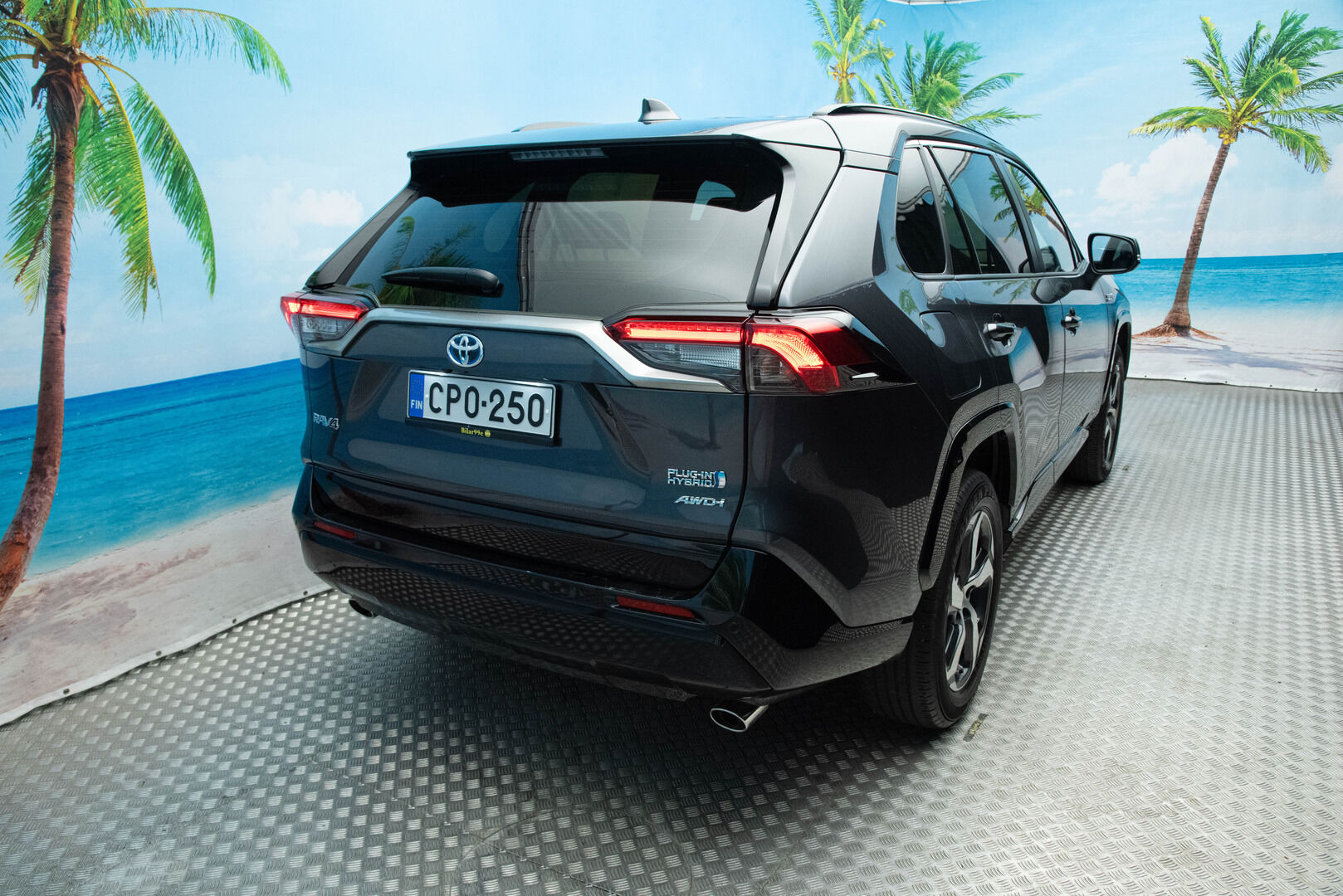 Toyota RAV4 Plug-in 2021 Hybrid 2,5 AWD-i Active *Huippuvarusteet / Adapt. Vakkari / Sähköpenkki / Ratinlämmitin / Remote Climate Control* - Merkkiliikkeen huoltokirja / 2x renkaat alumiinivanteilla / 2-om. Suomi-auto