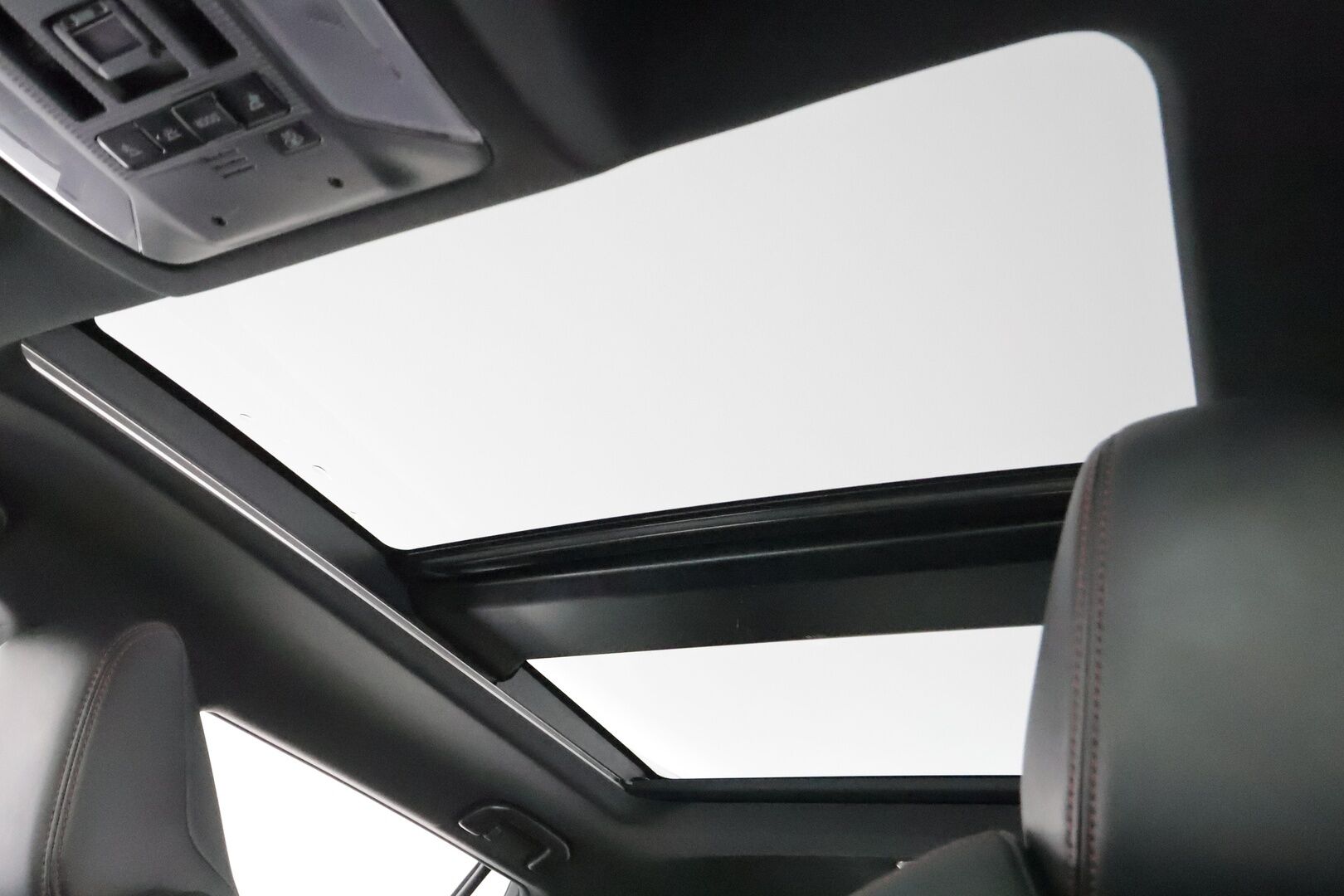 Toyota RAV4 Plug-in 2021 Hybrid 2,5 AWD-i Premium Business * Panorama / Koukku / ACC / LED / P.Kamera / JBL / Ilmastoitu Muistipenkki / Navi * - 1-om Suomi-auto / Kahdet renkaat aluvanteilla / Merkkihuollot