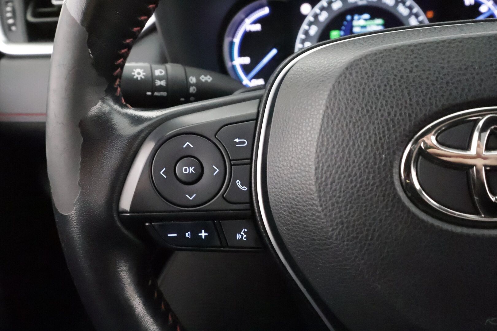 Toyota RAV4 Plug-in 2021 Hybrid 2,5 AWD-i Premium Business * Panorama / Koukku / ACC / LED / P.Kamera / JBL / Ilmastoitu Muistipenkki / Navi * - 1-om Suomi-auto / Kahdet renkaat aluvanteilla / Merkkihuollot - HULLUT AVAJAISHULINAT KORKOTARJOUS 3,29 %