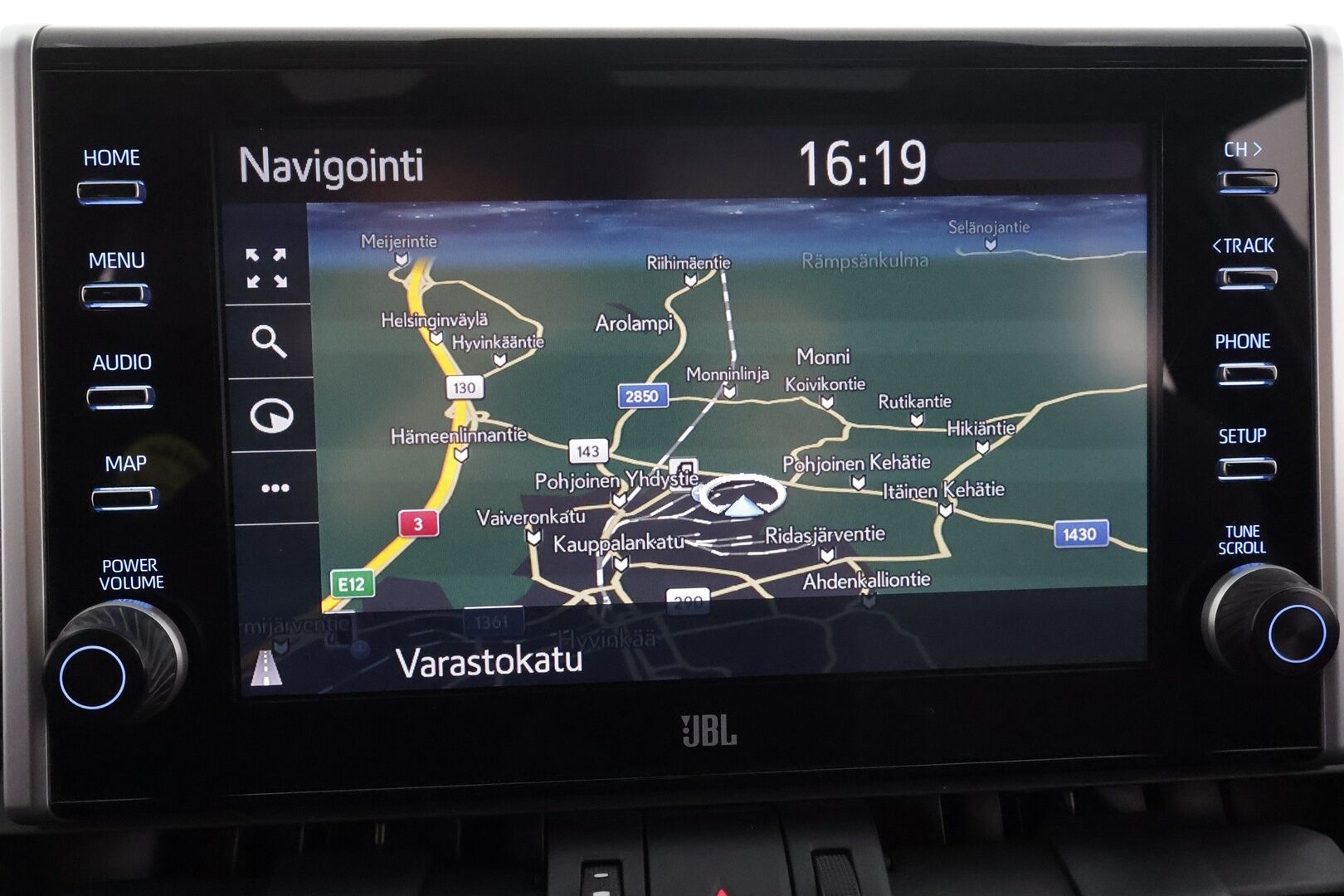 Toyota RAV4 Plug-in 2021 Hybrid 2,5 AWD-i Premium Business * Panorama / Koukku / ACC / LED / P.Kamera / JBL / Ilmastoitu Muistipenkki / Navi * - 1-om Suomi-auto / Kahdet renkaat aluvanteilla / Merkkihuollot