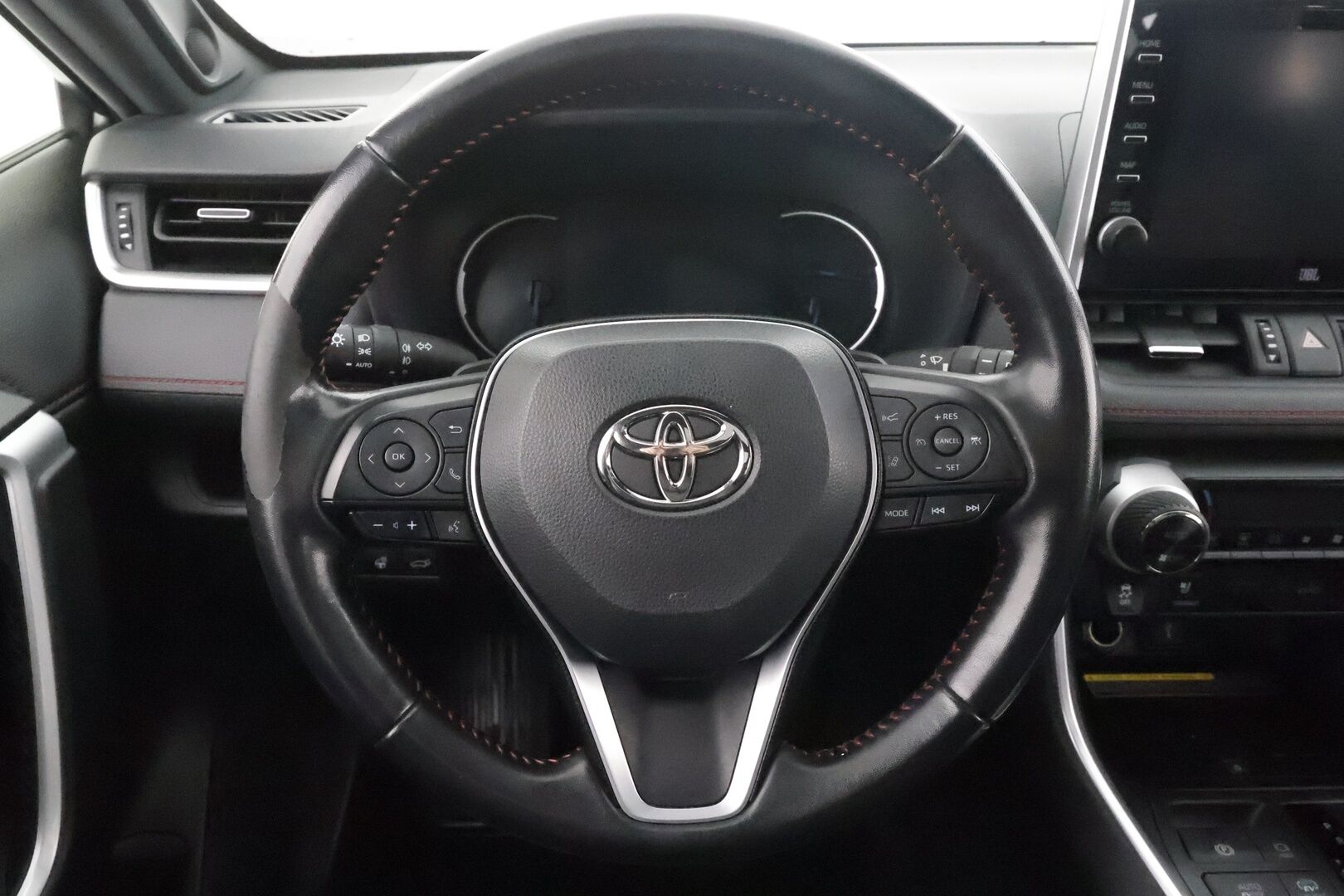 Toyota RAV4 Plug-in 2021 Hybrid 2,5 AWD-i Premium Business * Panorama / Koukku / ACC / LED / P.Kamera / JBL / Ilmastoitu Muistipenkki / Navi * - 1-om Suomi-auto / Kahdet renkaat aluvanteilla / Merkkihuollot