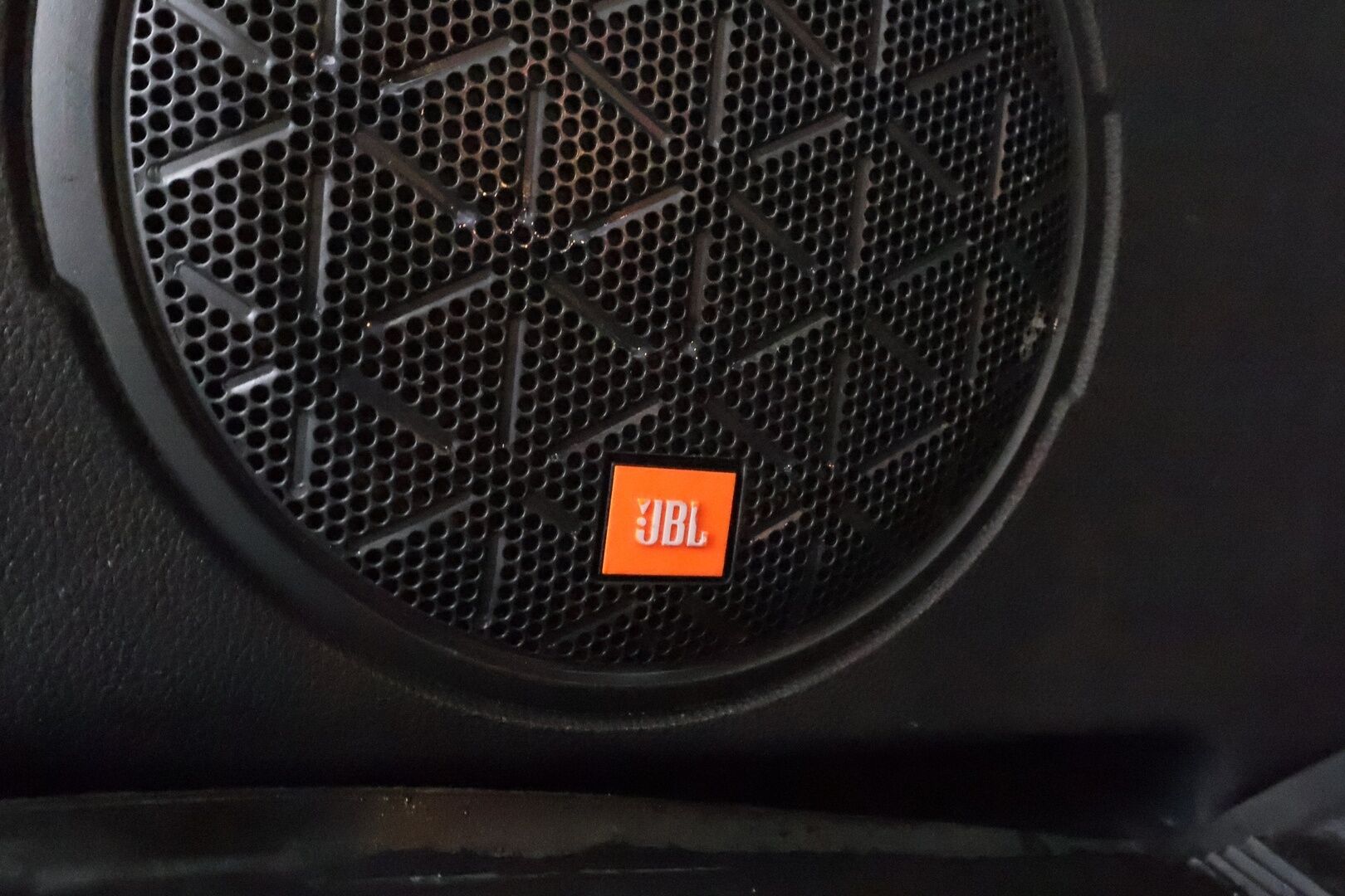 Toyota RAV4 Plug-in 2021 Hybrid 2,5 AWD-i Premium Business * Panorama / Koukku / ACC / LED / P.Kamera / JBL / Ilmastoitu Muistipenkki / Navi * - 1-om Suomi-auto / Kahdet renkaat aluvanteilla / Merkkihuollot - HULLUT AVAJAISHULINAT KORKOTARJOUS 3,29 %