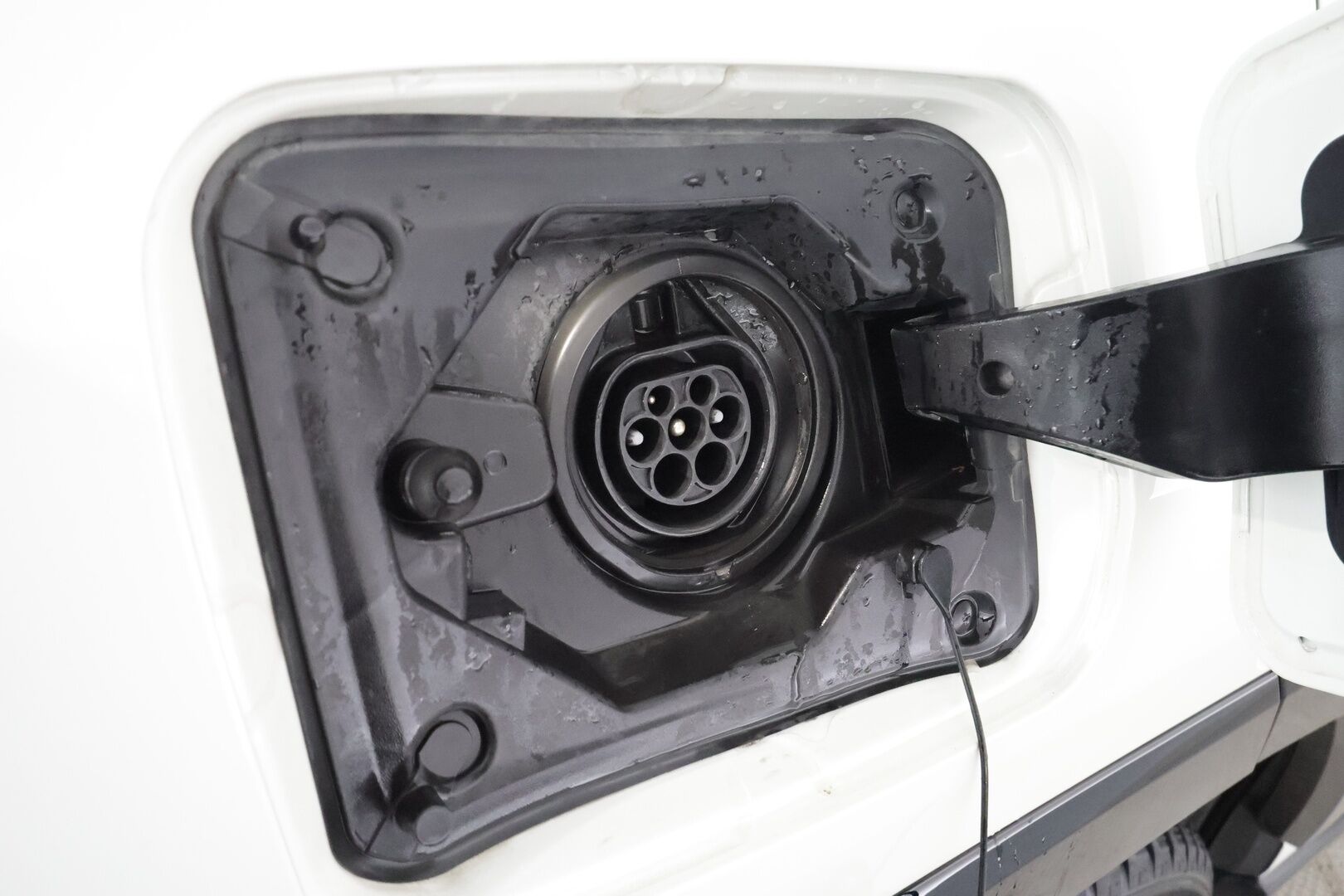 Toyota RAV4 Plug-in 2021 Hybrid 2,5 AWD-i Premium Business * Panorama / Koukku / ACC / LED / P.Kamera / JBL / Ilmastoitu Muistipenkki / Navi * - 1-om Suomi-auto / Kahdet renkaat aluvanteilla / Merkkihuollot