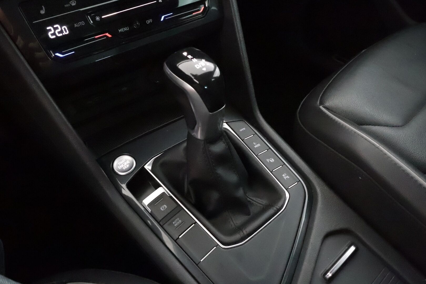 Volkswagen Tiguan 2021 Style eHybrid 180 kW DSG-automaatti - | ACC | Matrix-LED | 360 | Muistipenkki | Nahkaverhoilu | Kaistavahti | Keyless | Digimittaristo | 1-om Suomi-auto | Kahdet renkaat | Merkkihuollot |