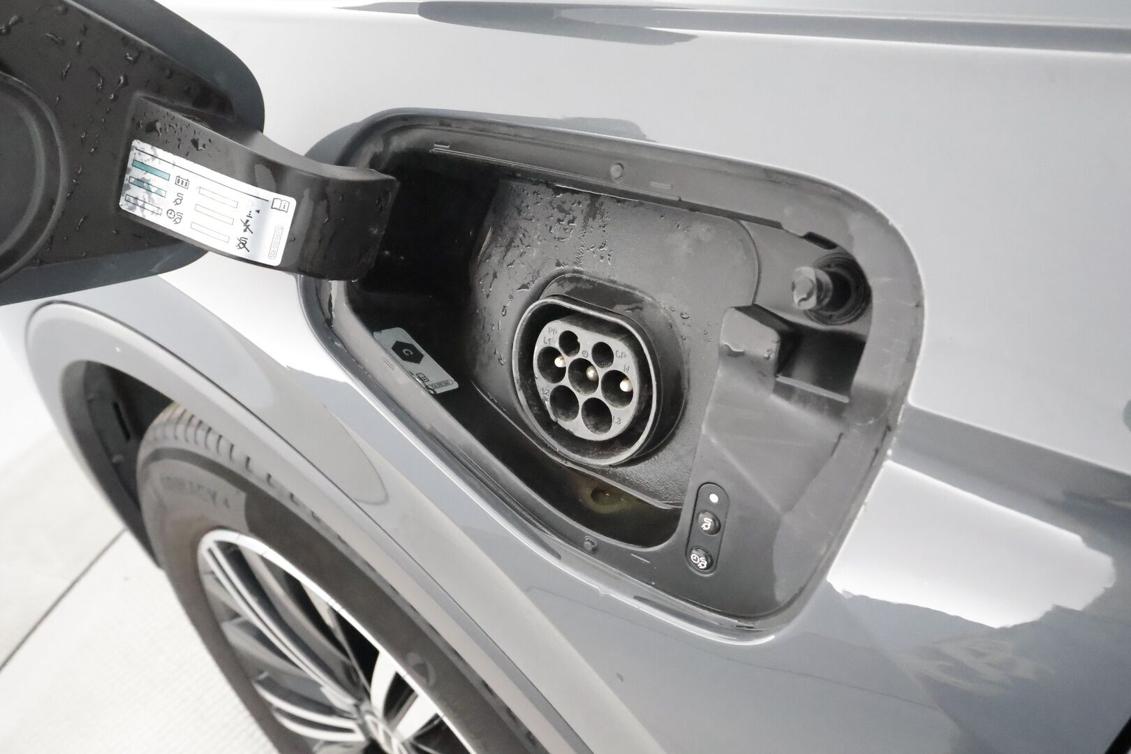 Volkswagen Tiguan 2021 Style eHybrid 180 kW DSG-automaatti - | ACC | Matrix-LED | 360 | Muistipenkki | Nahkaverhoilu | Kaistavahti | Keyless | Digimittaristo | 1-om Suomi-auto | Kahdet renkaat | Merkkihuollot |