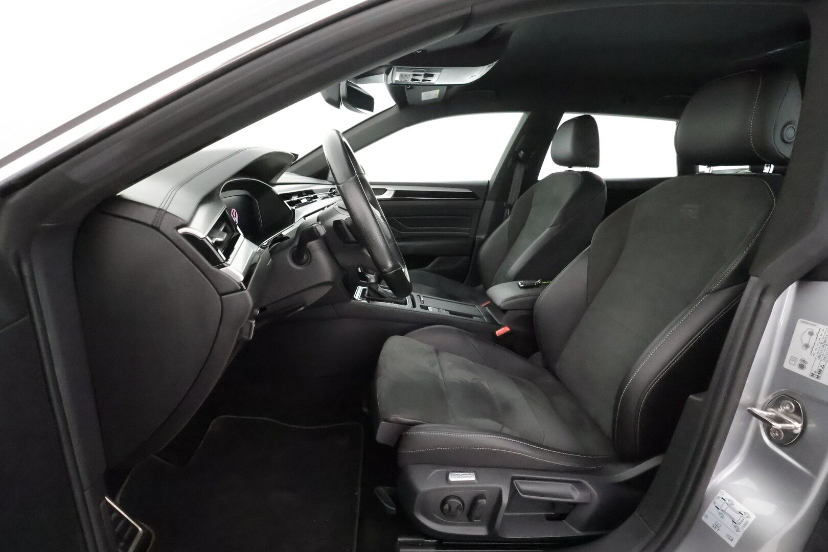Volkswagen Arteon 2021 Shooting Brake R-Line eHybrid 160 kW DSG-automaatti ** Webasto / HUD / Adapt.Vakkari / Adapt.LED / P.Kamera / Navi ** - Suomi-auto / Akku Kuntotarkistettu!
