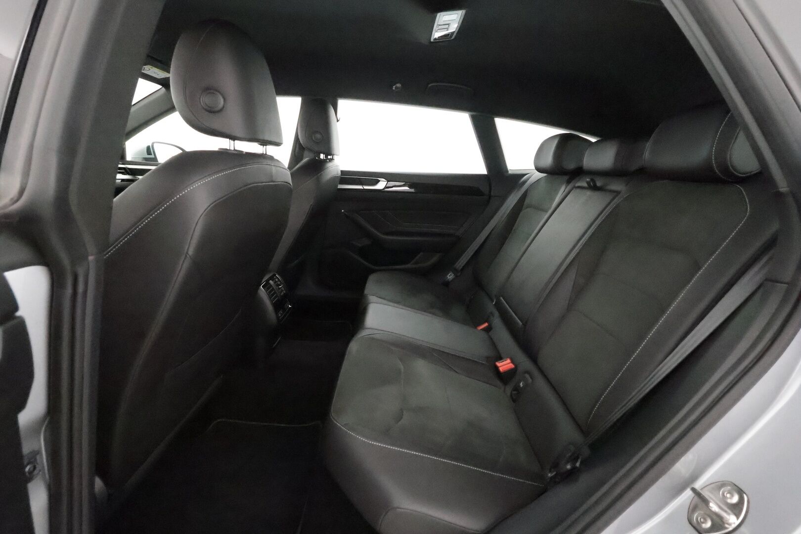 Volkswagen Arteon 2021 Shooting Brake R-Line eHybrid 160 kW DSG-automaatti ** Webasto / HUD / Adapt.Vakkari / Adapt.LED / P.Kamera / Navi ** - Suomi-auto / Akku Kuntotarkistettu!