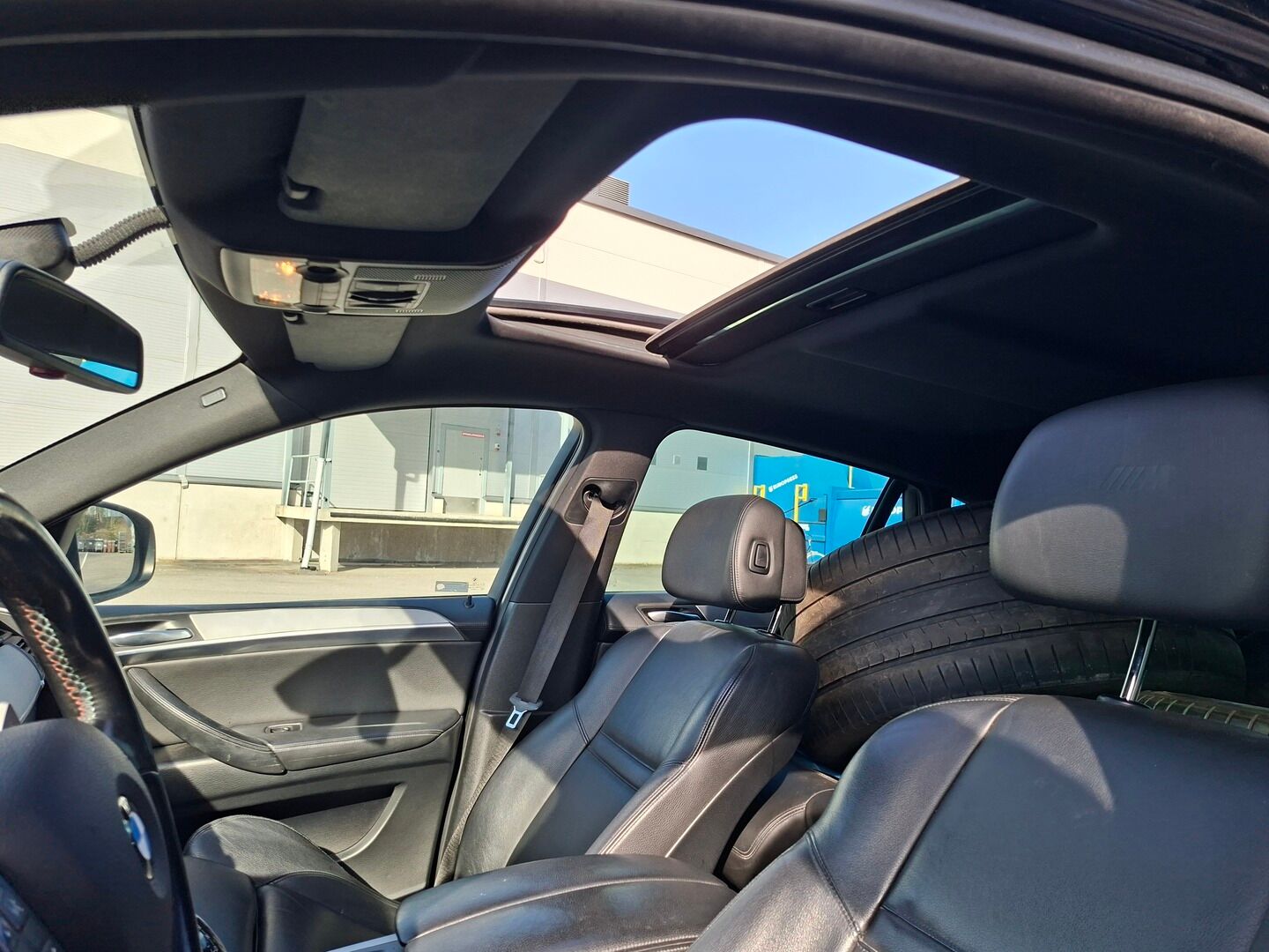 BMW X6M 2010 E71 SAV * YritysOutlet - Myydään vain yrityksille * - HUD / Vetokoukku / Kattoluukku / Prof.Navi / Peruutuskamera / Muistipenkki / Nahkasisusta 