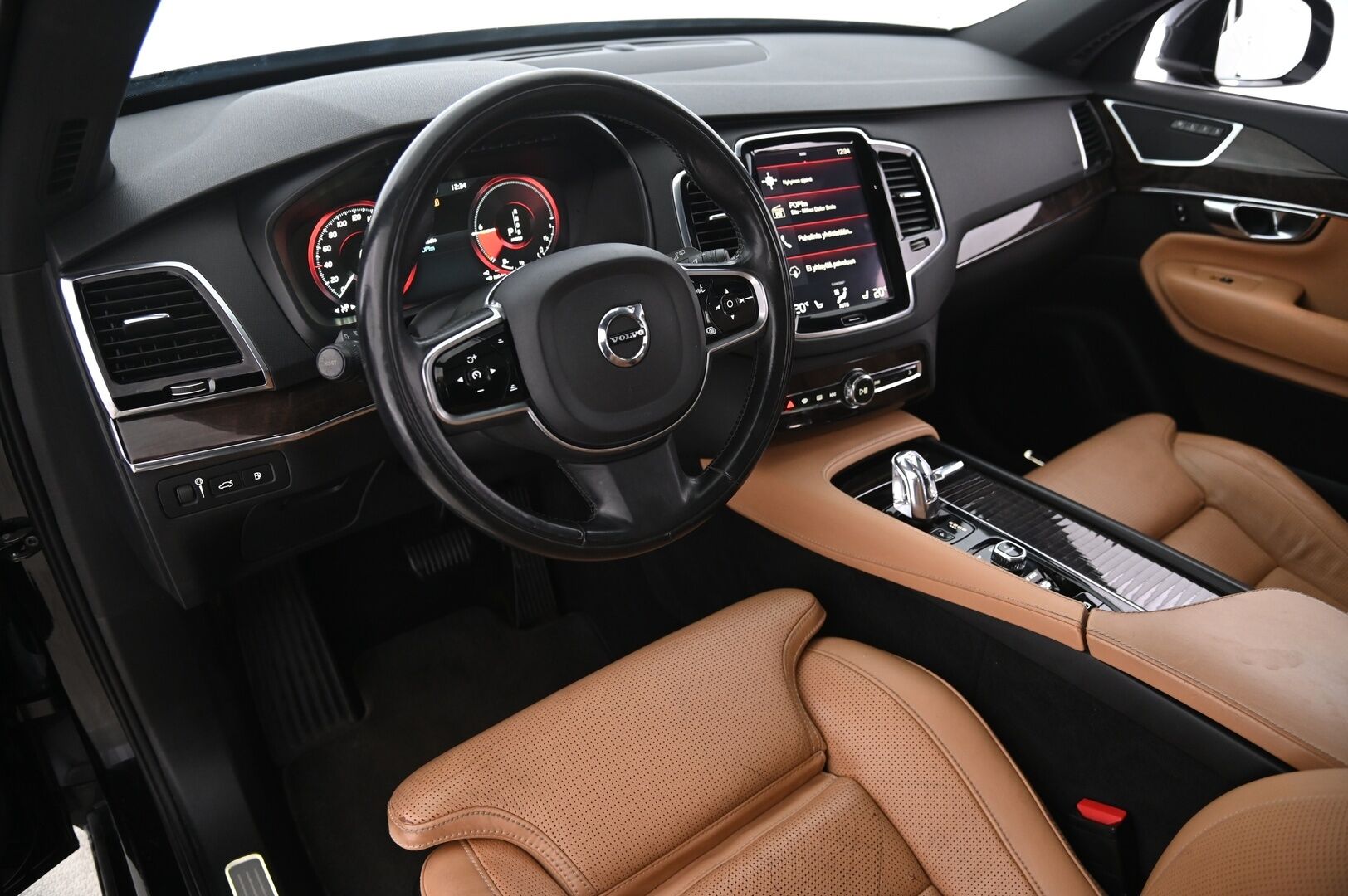 Volvo XC90 2016 T8 Twin Engine AWD Inscription au 7-P *VOC / ACC / Koukku / Muistipenkit / Tuuletetut etuistuimet / Panorama / Urheiluistuimet / Navi / Full-LED - *SoH 76.5% / Ratinlämmitys / Webasto / BLIS / P-Kamera / Tutkat / Pilot-Assist* 