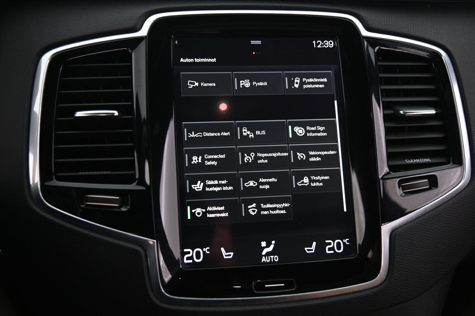 Volvo XC90 2016 T8 Twin Engine AWD Inscription au 7-P *VOC / ACC / Koukku / Muistipenkit / Tuuletetut etuistuimet / Panorama / Urheiluistuimet / Navi / Full-LED - *SoH 76.5% / Ratinlämmitys / Webasto / BLIS / P-Kamera / Tutkat / Pilot-Assist* 