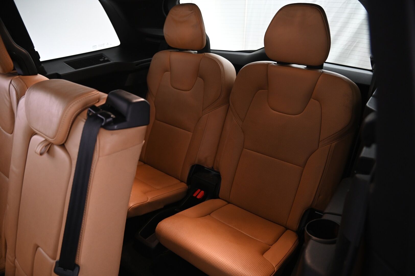 Volvo XC90 2016 T8 Twin Engine AWD Inscription au 7-P *VOC / ACC / Koukku / Muistipenkit / Tuuletetut etuistuimet / Panorama / Urheiluistuimet / Navi / Full-LED - *SoH 76.5% / Ratinlämmitys / Webasto / BLIS / P-Kamera / Tutkat / Pilot-Assist* 