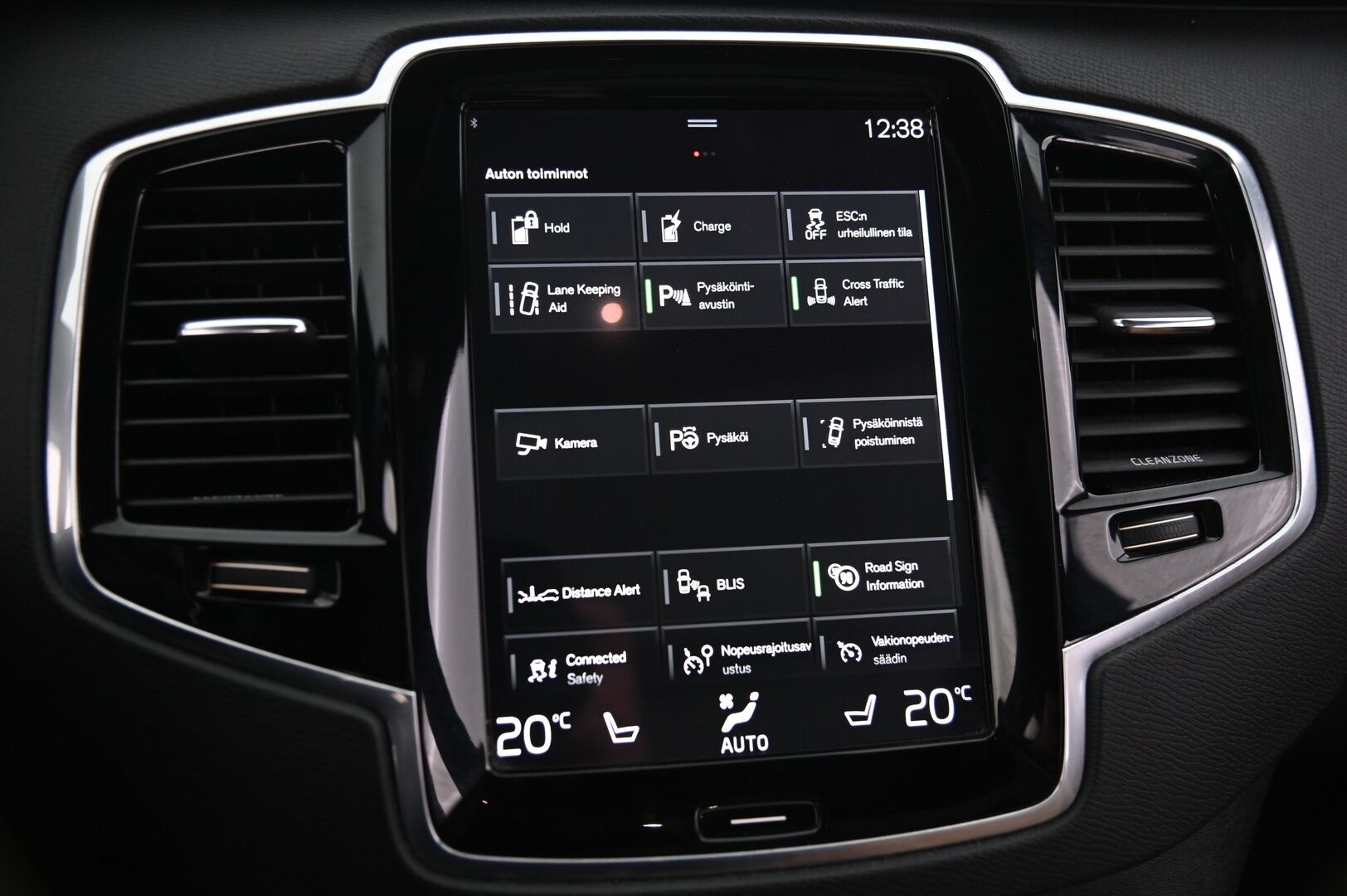 Volvo XC90 2016 T8 Twin Engine AWD Inscription au 7-P *VOC / ACC / Koukku / Muistipenkit / Tuuletetut etuistuimet / Panorama / Urheiluistuimet / Navi / Full-LED - *SoH 76.5% / Ratinlämmitys / Webasto / BLIS / P-Kamera / Tutkat / Pilot-Assist* 