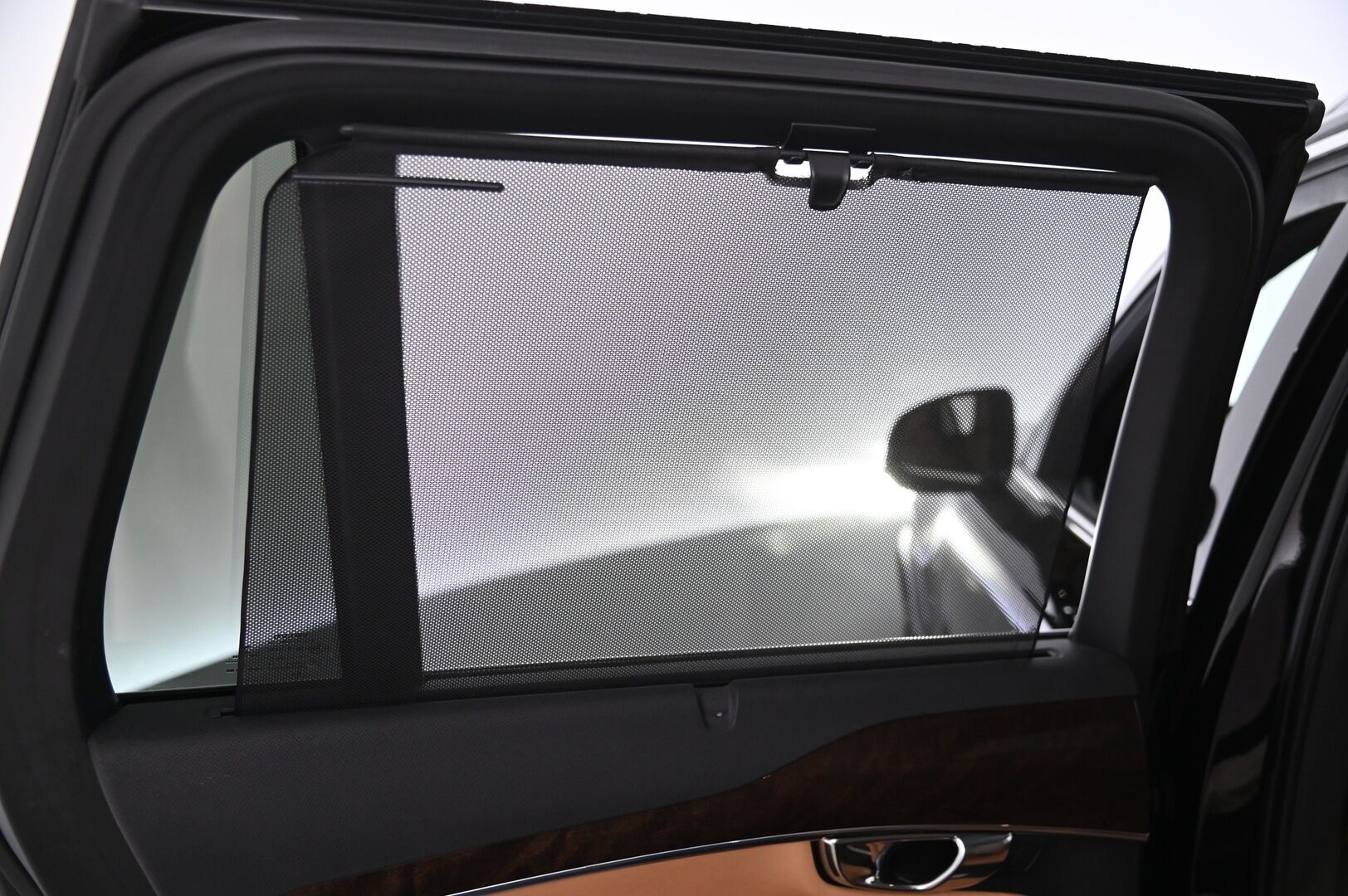 Volvo XC90 2016 T8 Twin Engine AWD Inscription au 7-P *VOC / ACC / Koukku / Muistipenkit / Tuuletetut etuistuimet / Panorama / Urheiluistuimet / Navi / Full-LED - *SoH 76.5% / Ratinlämmitys / Webasto / BLIS / P-Kamera / Tutkat / Pilot-Assist* 