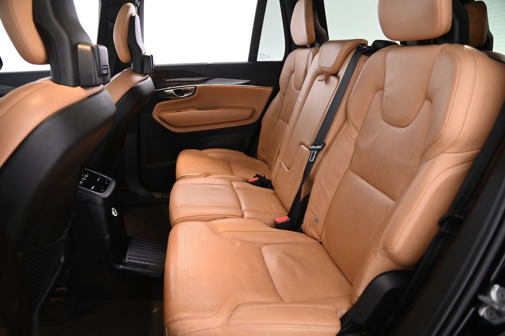 Volvo XC90 2016 T8 Twin Engine AWD Inscription au 7-P *VOC / ACC / Koukku / Muistipenkit / Tuuletetut etuistuimet / Panorama / Urheiluistuimet / Navi / Full-LED - *SoH 76.5% / Ratinlämmitys / Webasto / BLIS / P-Kamera / Tutkat / Pilot-Assist* 