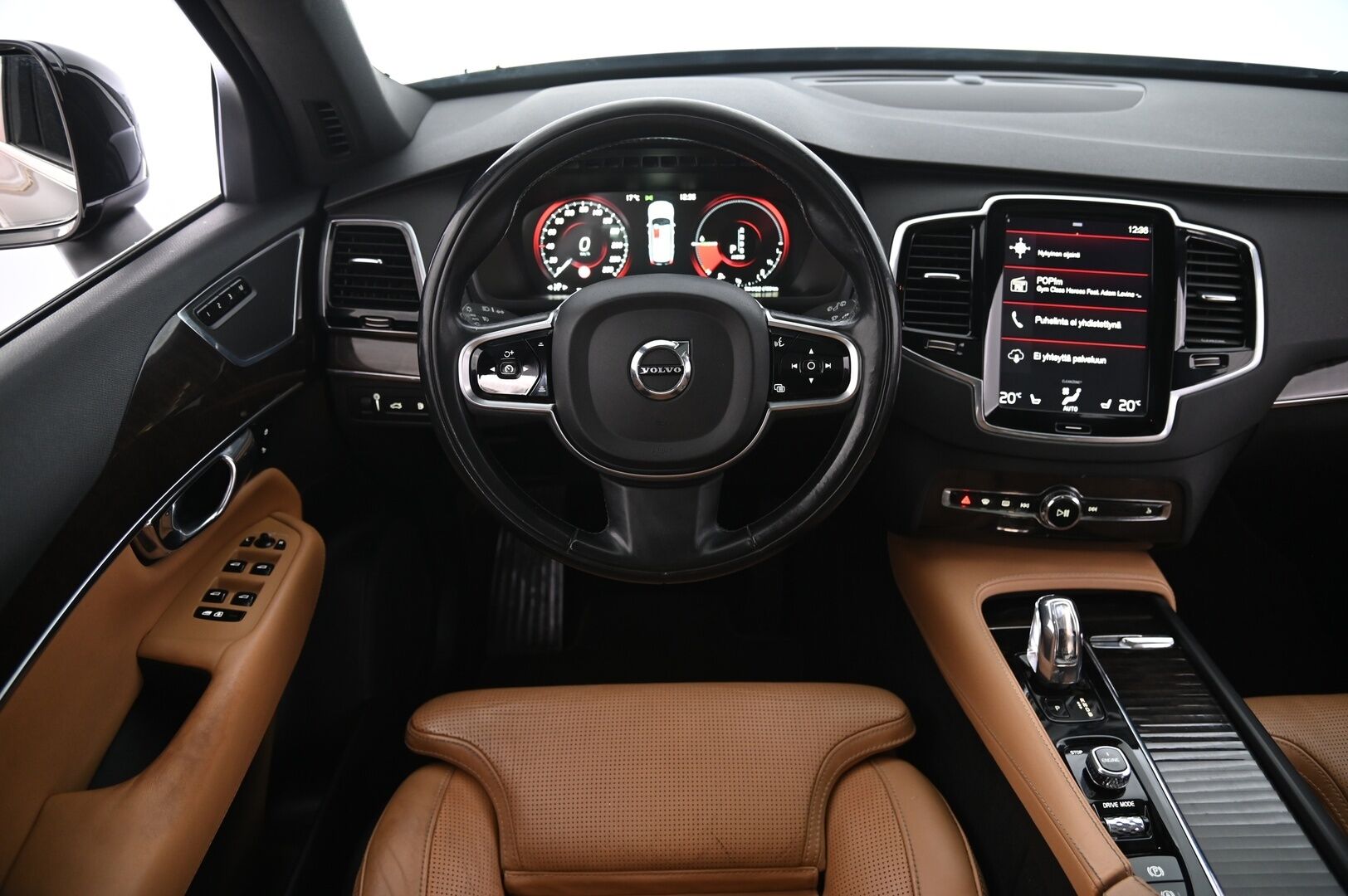 Volvo XC90 2016 T8 Twin Engine AWD Inscription au 7-P *VOC / ACC / Koukku / Muistipenkit / Tuuletetut etuistuimet / Panorama / Urheiluistuimet / Navi / Full-LED - *SoH 76.5% / Ratinlämmitys / Webasto / BLIS / P-Kamera / Tutkat / Pilot-Assist* 