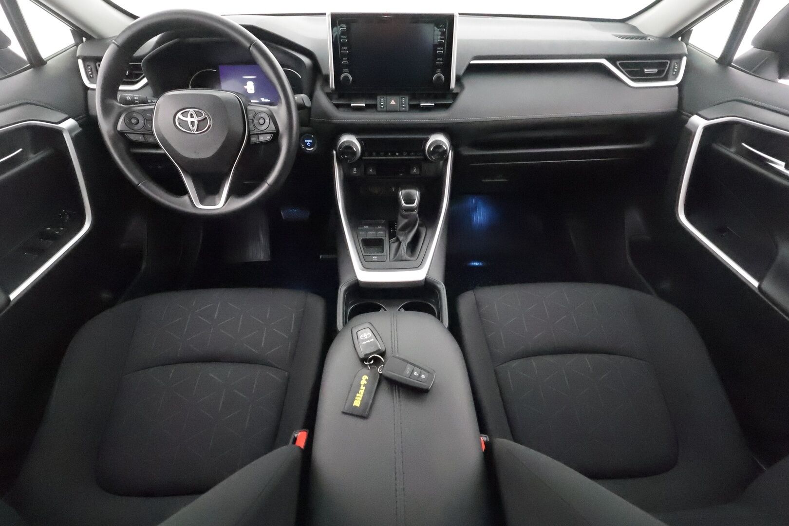 Toyota RAV4 2021 2,5 Hybrid Business **Adapt.Vakkari / P. Kamera / LED-valot / Navi / Kaistavahti / KeylessGO / 2x Renkaat** - 3,99 % KORKOTARJOUS TÄHÄN AUTOON - 2-Omisteinen Merkkihuollettu Suomi-auto!