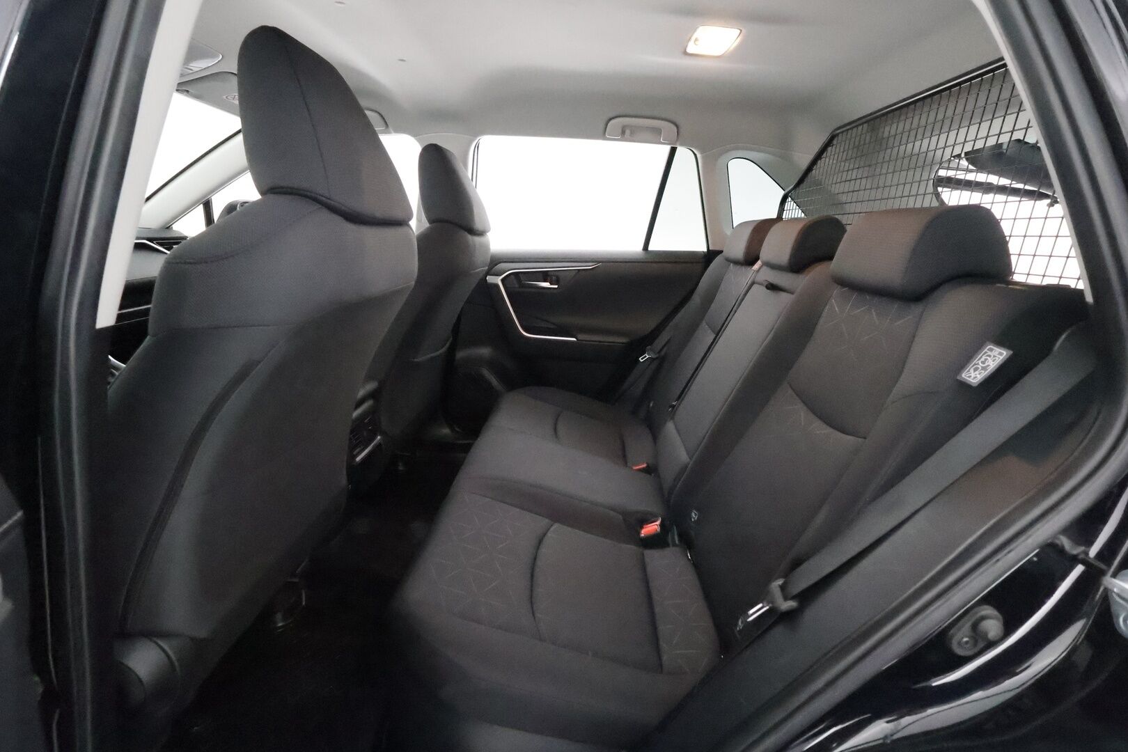 Toyota RAV4 2021 2,5 Hybrid Business **Adapt.Vakkari / P. Kamera / LED-valot / Navi / Kaistavahti / KeylessGO / 2x Renkaat** - 3,99 % KORKOTARJOUS TÄHÄN AUTOON - 2-Omisteinen Merkkihuollettu Suomi-auto!