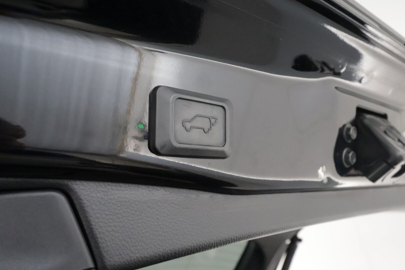 Toyota RAV4 2021 2,5 Hybrid Business **Adapt.Vakkari / P. Kamera / LED-valot / Navi / Kaistavahti / KeylessGO / 2x Renkaat** - 3,99 % KORKOTARJOUS TÄHÄN AUTOON - 2-Omisteinen Merkkihuollettu Suomi-auto!