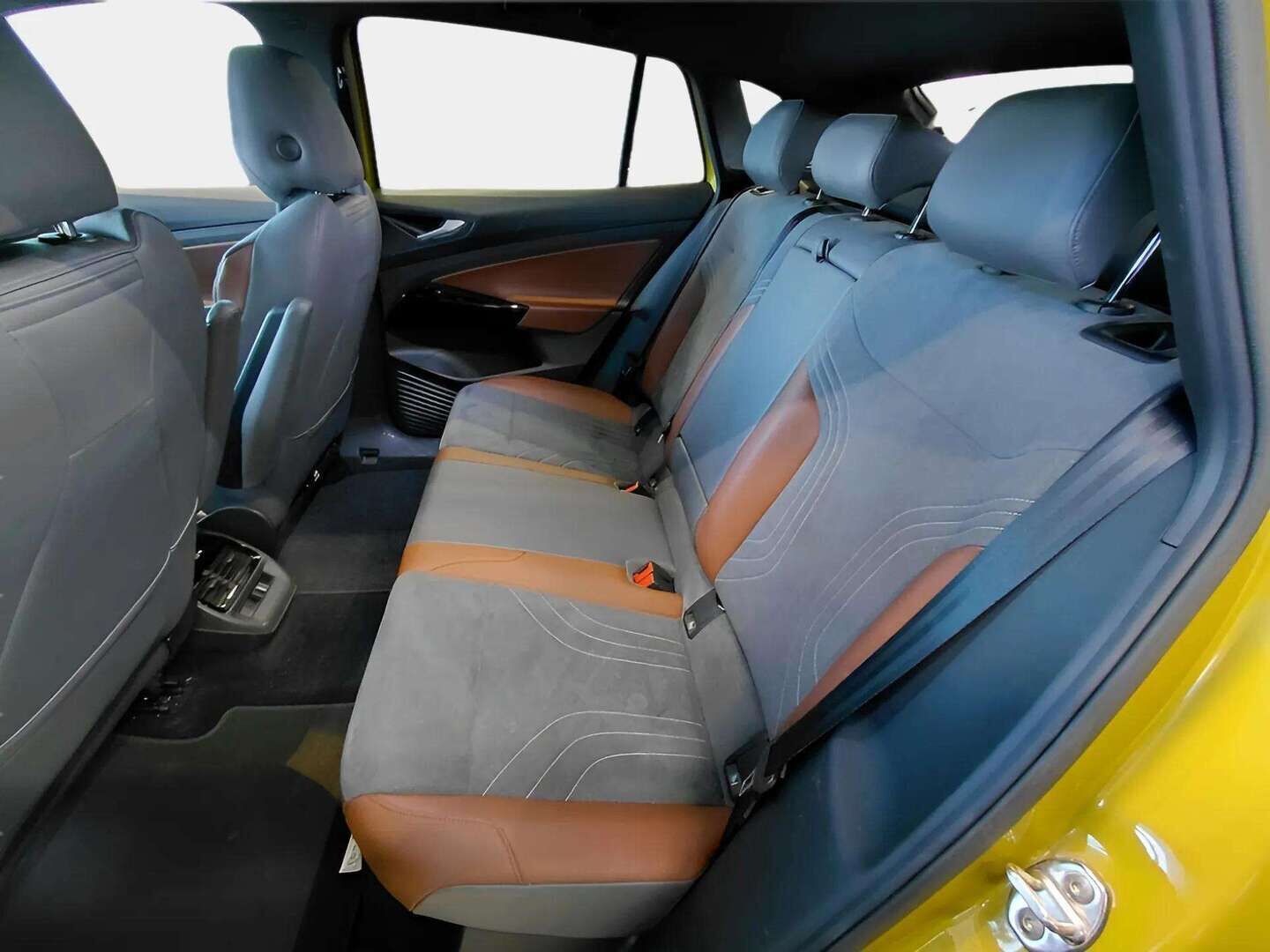 Volkswagen ID.4 2021 Pro Performance 1ST 150 kW, akku 77 kWh * ACC / ILP / Koukku / LED / Navi / P.Kamera / Ratinlämmitin * - 1.Om Suomi-auto / Kahdet renkaat aluvanteilla / Merkkihuollettu - HULLUT AVAJAISHULINAT KORKOTARJOUS 3,29 %