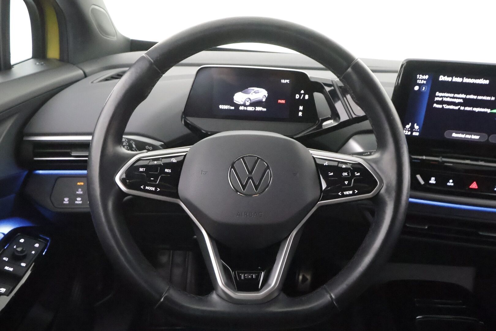 Volkswagen ID.4 2021 Pro Performance 1ST 150 kW, akku 77 kWh * ACC / ILP / Koukku / LED / Navi / P.Kamera / Ratinlämmitin * - 1.Om Suomi-auto / Kahdet renkaat aluvanteilla / Merkkihuollettu