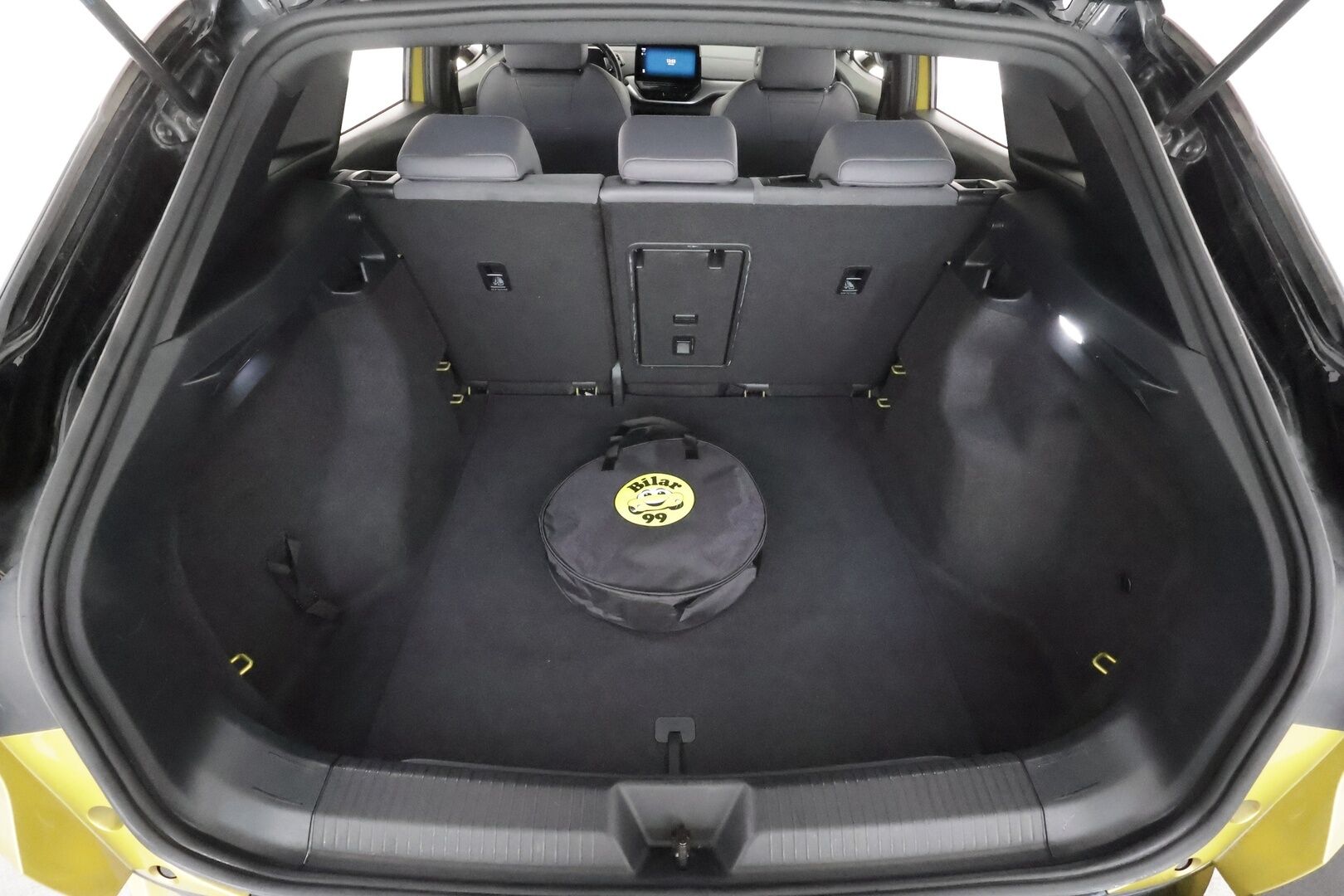 Volkswagen ID.4 2021 Pro Performance 1ST 150 kW, akku 77 kWh * ACC / ILP / Koukku / LED / Navi / P.Kamera / Ratinlämmitin * - 1.Om Suomi-auto / Kahdet renkaat aluvanteilla / Merkkihuollettu