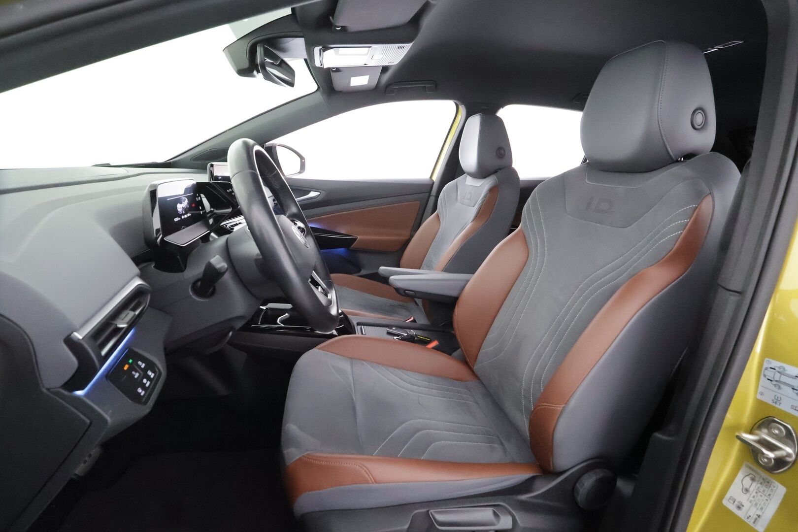 Volkswagen ID.4 2021 Pro Performance 1ST 150 kW, akku 77 kWh * ACC / ILP / Koukku / LED / Navi / P.Kamera / Ratinlämmitin * - 1.Om Suomi-auto / Kahdet renkaat aluvanteilla / Merkkihuollettu