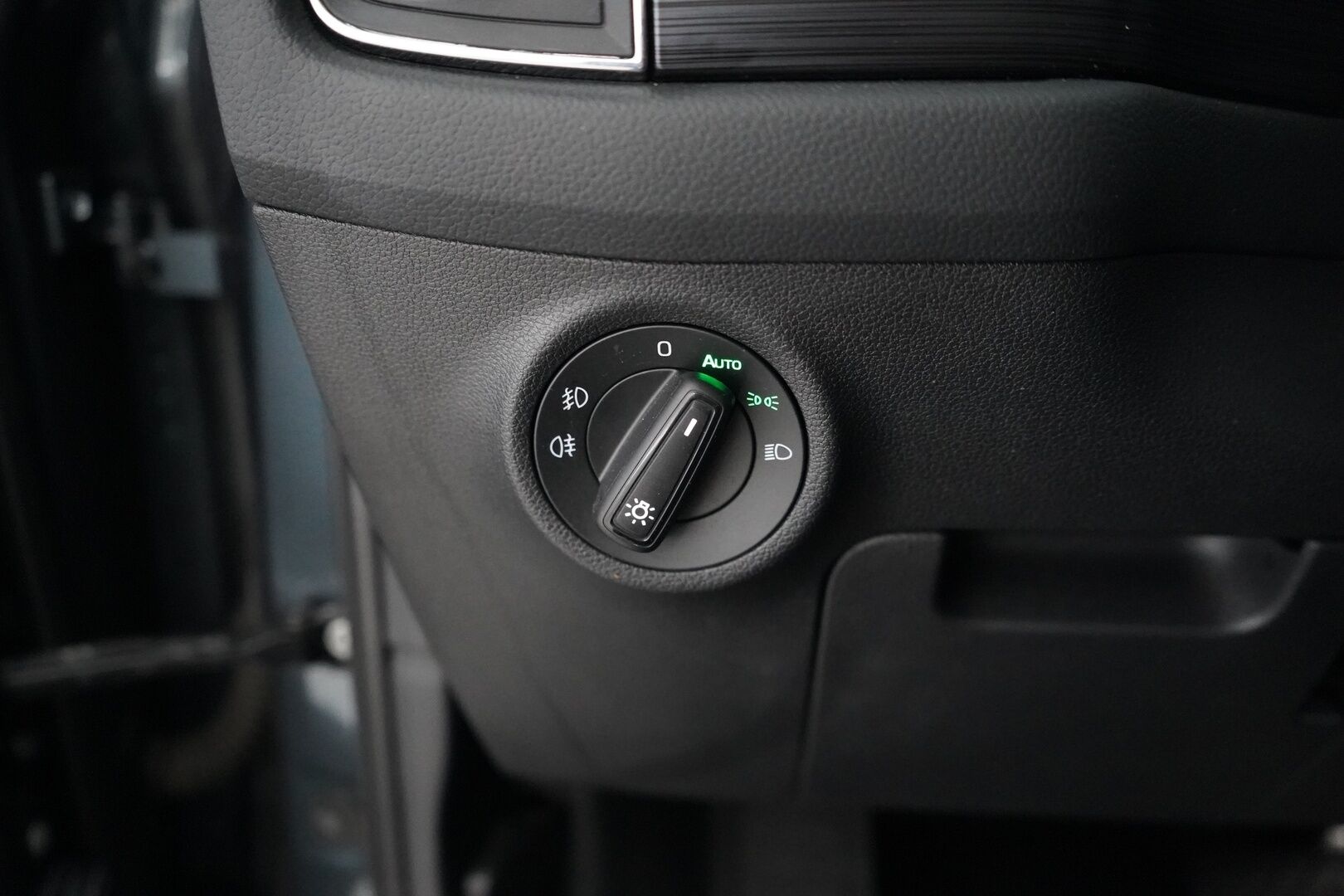 Skoda Kodiaq 2021 2,0 TDI 150 Ambition BusinessLine DSG Autom. *ACC / Panorama / Koukku / Webasto / Ratinlämmitin* - Suomi-auto / Iso huolto 180tkm / Kahdet OEM vanteet 