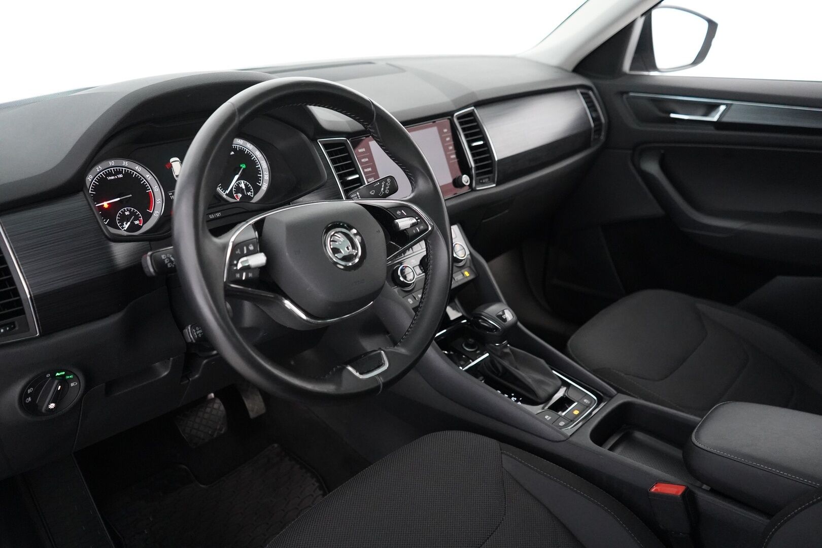 Skoda Kodiaq 2021 2,0 TDI 150 Ambition BusinessLine DSG Autom. *ACC / Panorama / Koukku / Webasto / Ratinlämmitin* - Suomi-auto / Iso huolto 180tkm / Kahdet OEM vanteet 