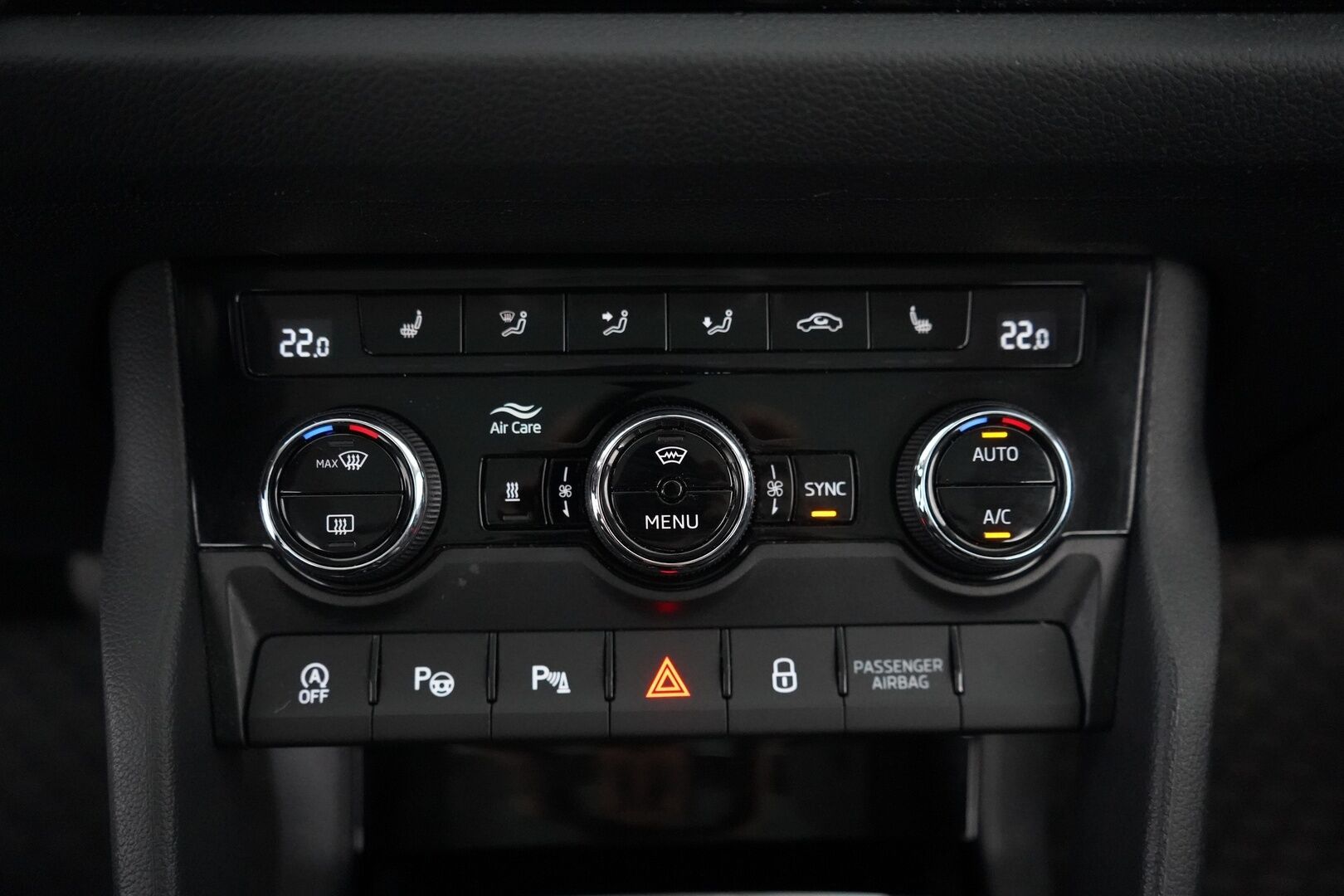Skoda Kodiaq 2021 2,0 TDI 150 Ambition BusinessLine DSG Autom. *ACC / Panorama / Koukku / Webasto / Ratinlämmitin* - Suomi-auto / Iso huolto 180tkm / Kahdet OEM vanteet 